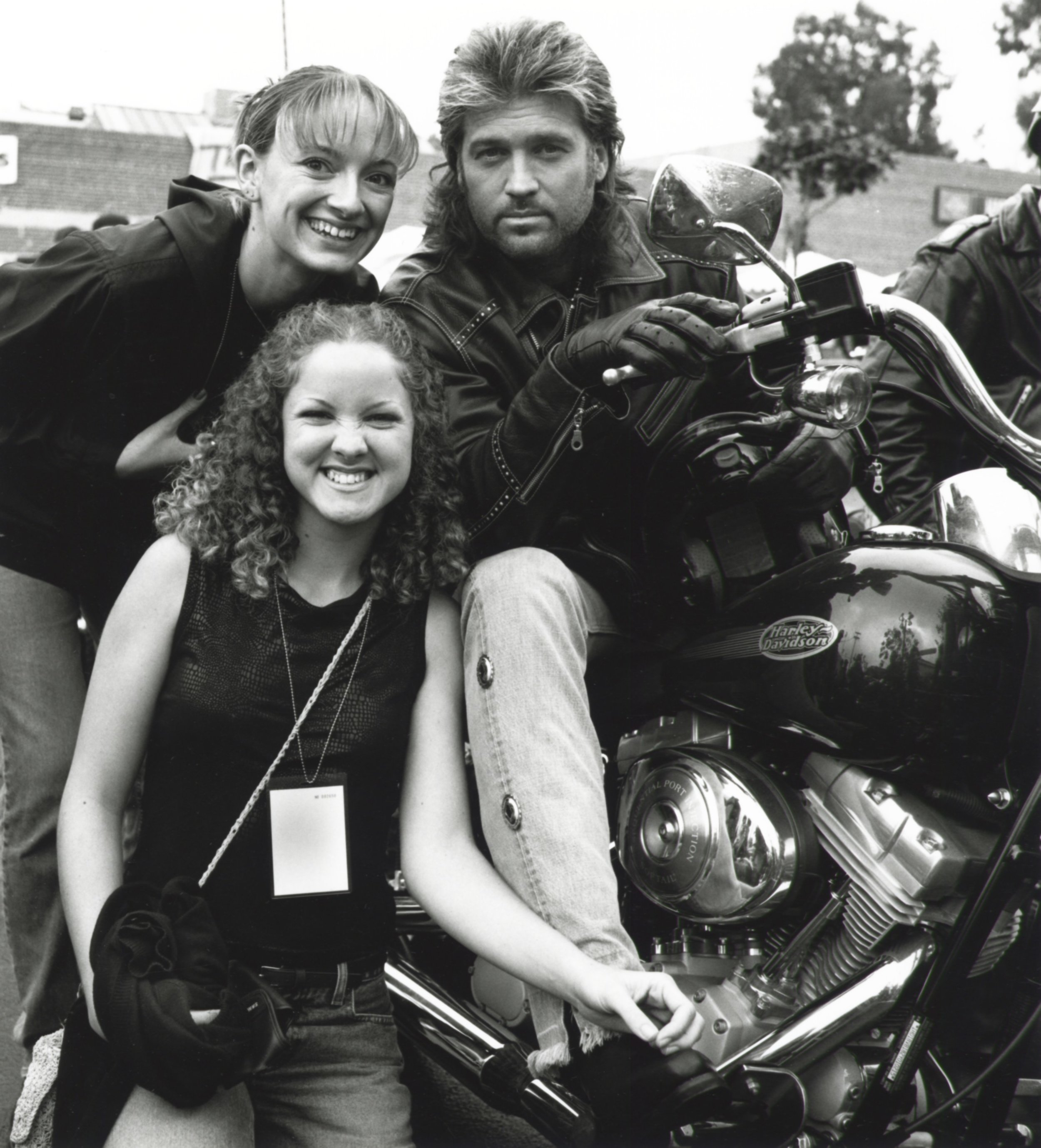 Billy Ray, Miley Cyrus &amp; Friend - Love Ride Glendale CA 2002