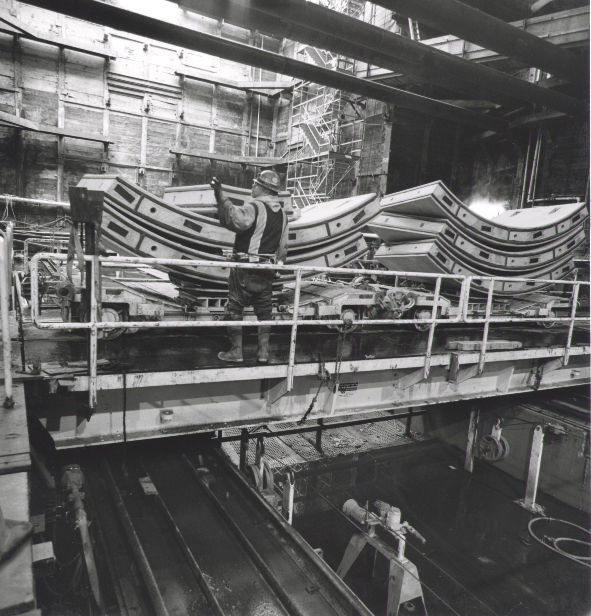 Wilshire &amp; LaBrea Bottom Landing - Tunnel Segments on Rail Car 2019