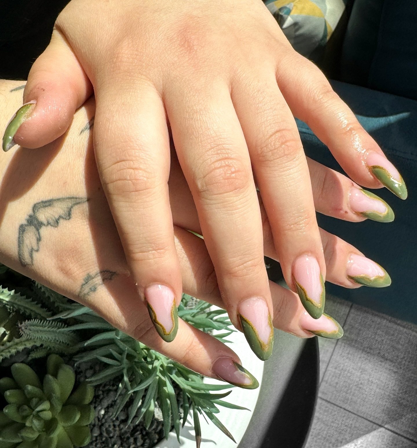 Custom nails for any occasion ✨ we love this twist on a French tip 💚🌿🌱

Nails by @tammynirvana