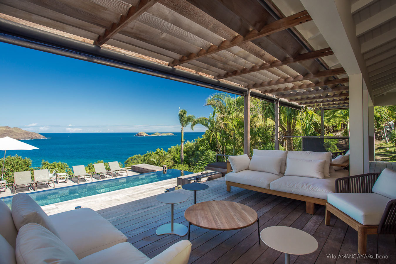 ideal_st_barth_villas_amanacaya_terrasse_vue_droite.jpg