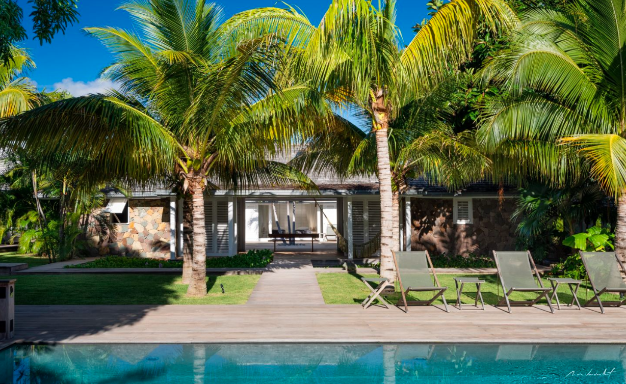 luxury-living-st-barts-villa-saint-barths-villa-rentals-le-manoir-de-lorient-3.png