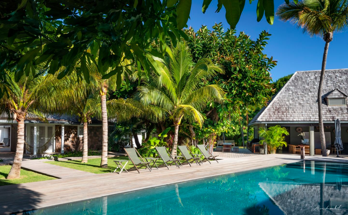 luxury-living-st-barts-villa-saint-barths-villa-rentals-le-manoir-de-lorient-5.png