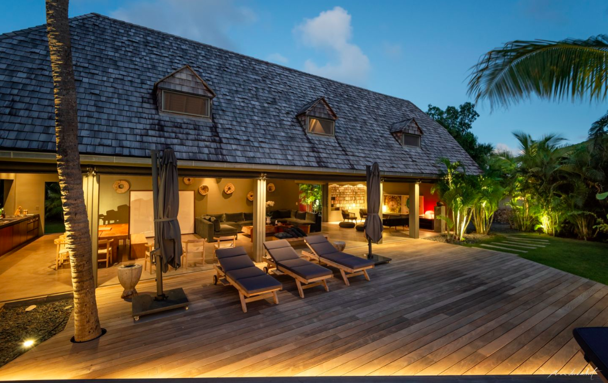 luxury-living-st-barts-villa-saint-barths-villa-rentals-le-manoir-de-lorient-48.png