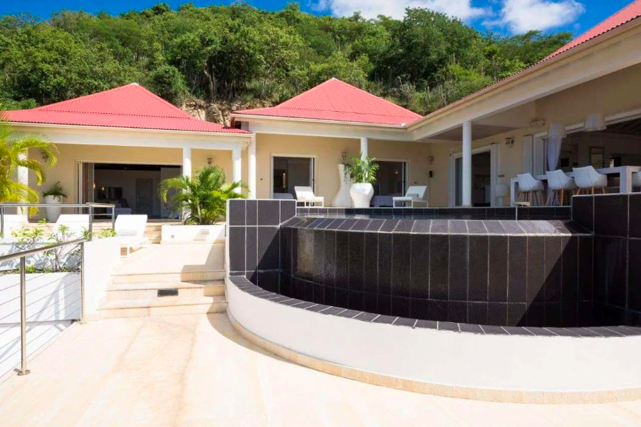 luxury-living-st-barts-villa-saint-barths-villa-rentals-prestige-gustavia-9.png