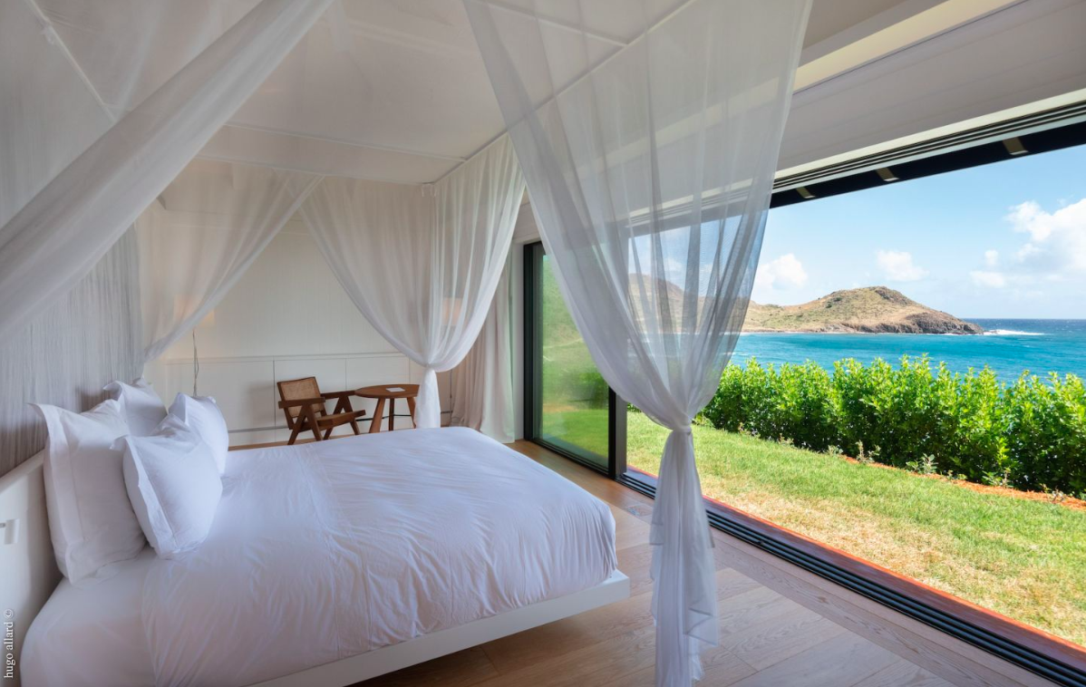 luxury-living-st-barts-villa-saint-barths-villa-rentals-over-the-ocean-37.png