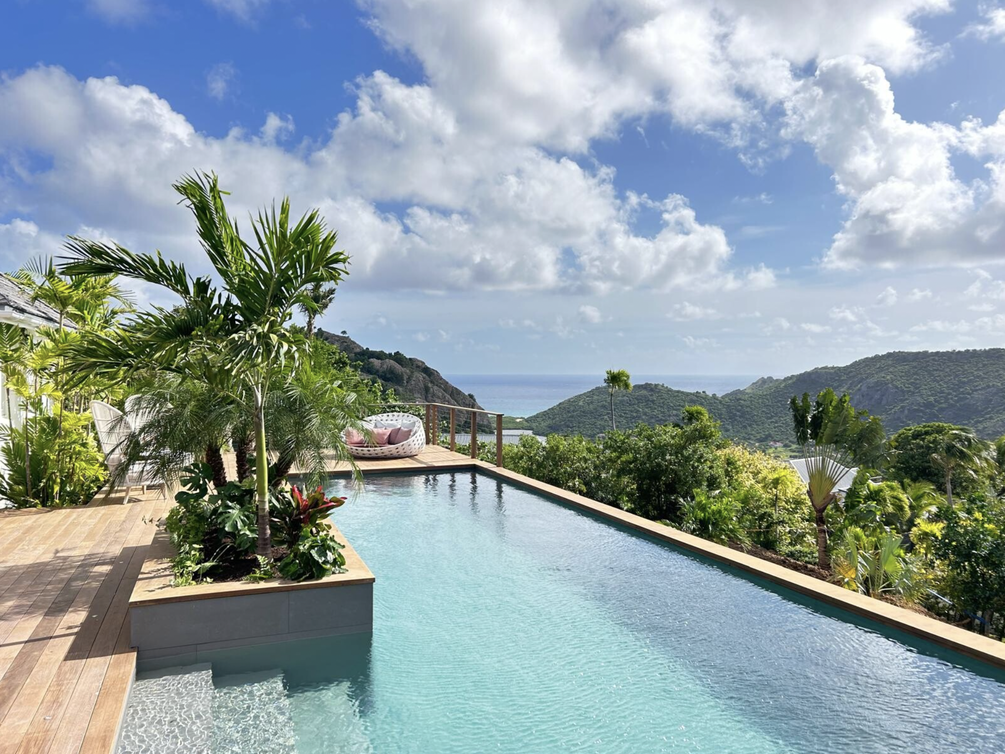 luxury-living-st-barts-villa-saint-barths-villa-rentals-bel-air-26.png