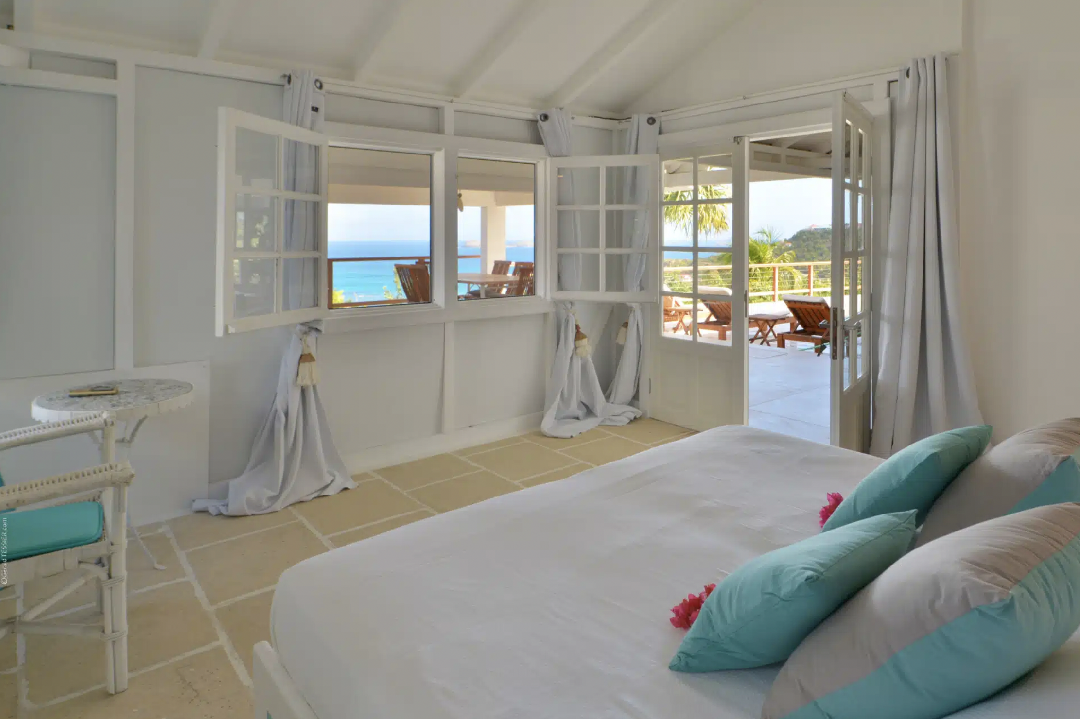 luxury-living-st-barts-villa-sunrise-saint-barths-villa-rentals-villa-sunrise-villa-saint-barths-21.png