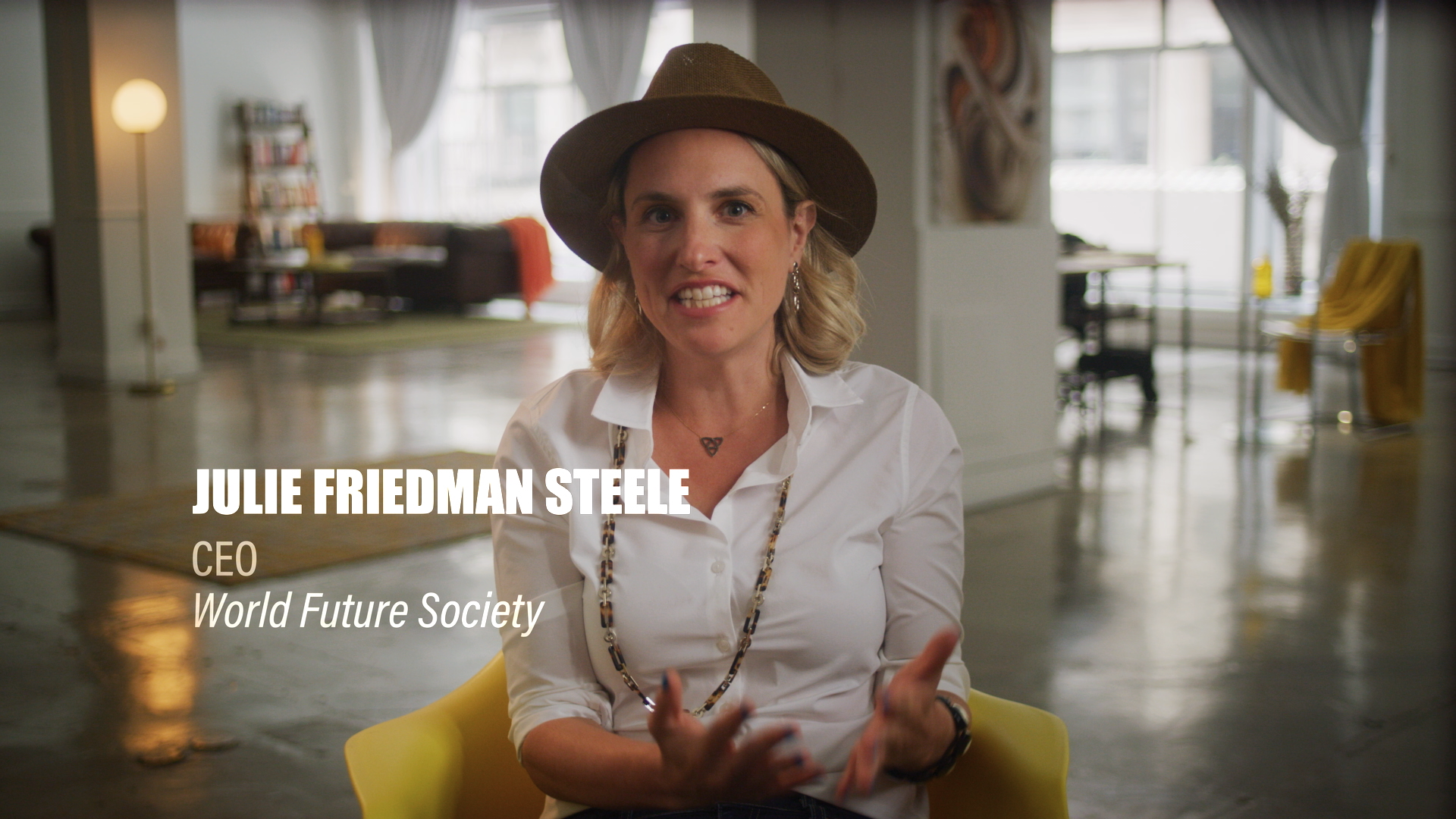 Julie Steele.png