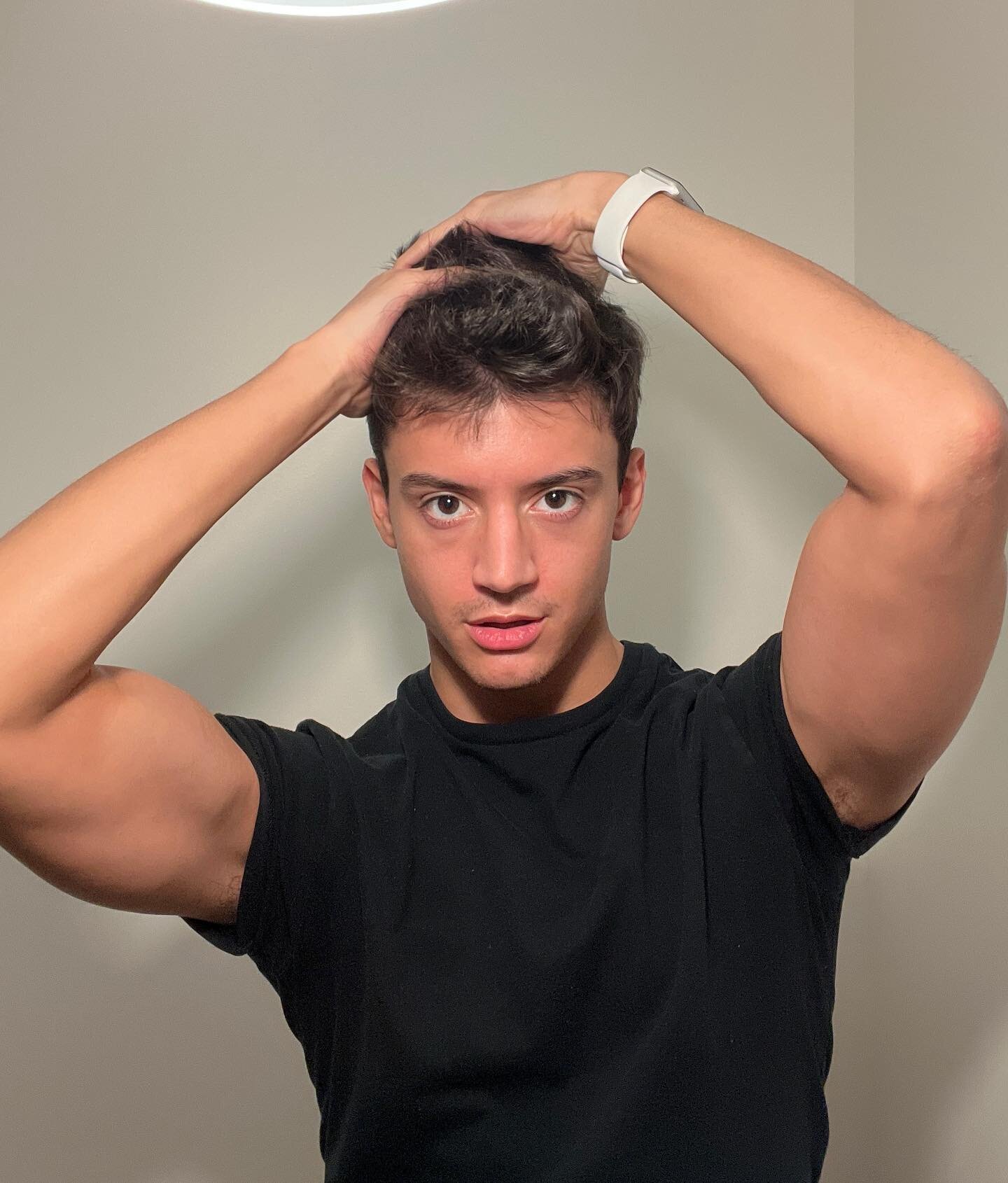 🙆&zwj;♂️💪