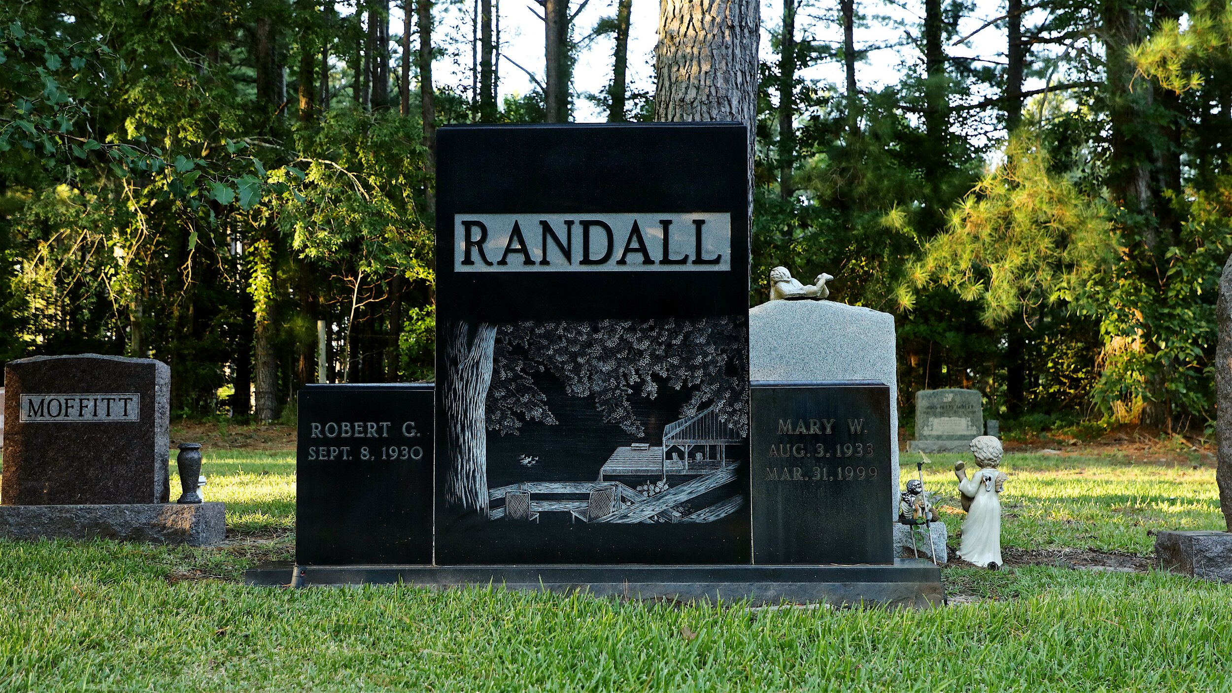Monument-007.jpg