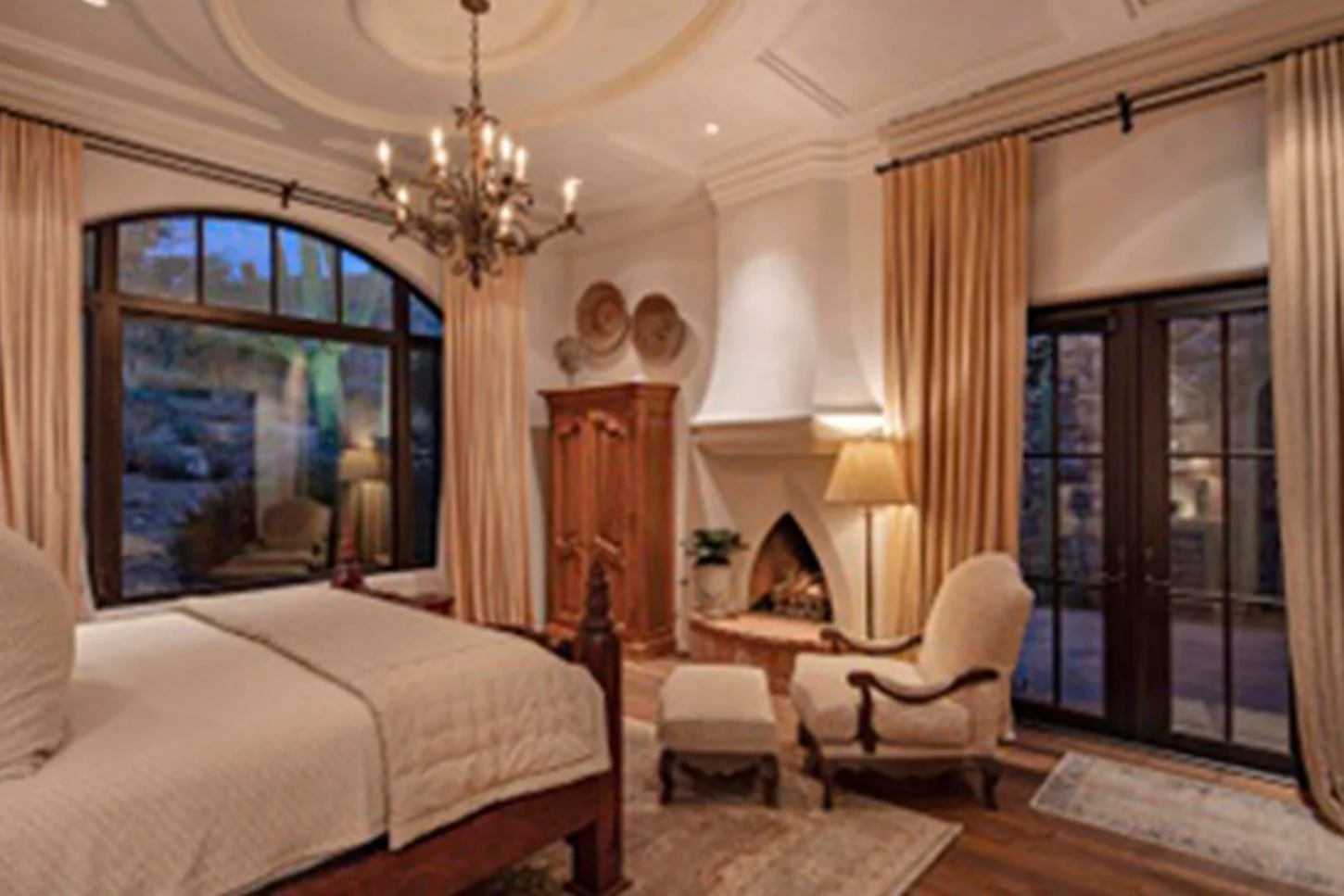 Luxury In The Desert-min.jpg