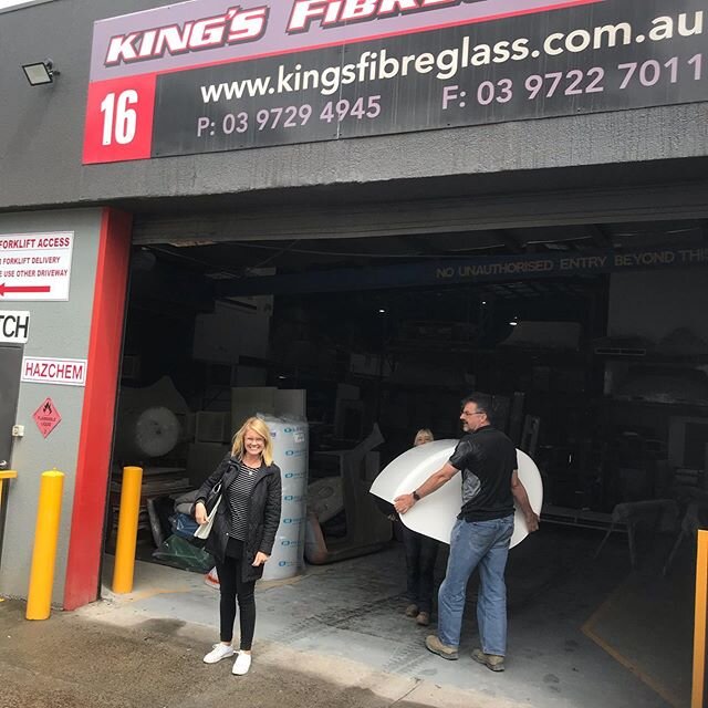 Closed for the day today as we pick up sleep pod components and talk through our next project 🙌 watch this space

Love working with the team at @kings_fibreglass and seeing hubby James in the zone as he designs these masterpieces!

#powernap #medita