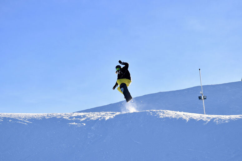 Skiing-in-New-Zealand-Coronet-Peak.jpg