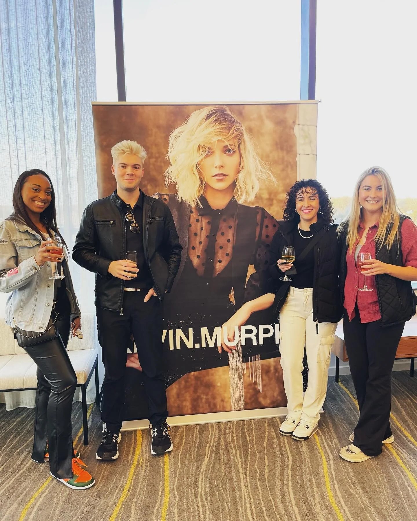 Betru learning with @pascalvanloenhout.official  and @kevin.murphy 
Wonderful evening with the team