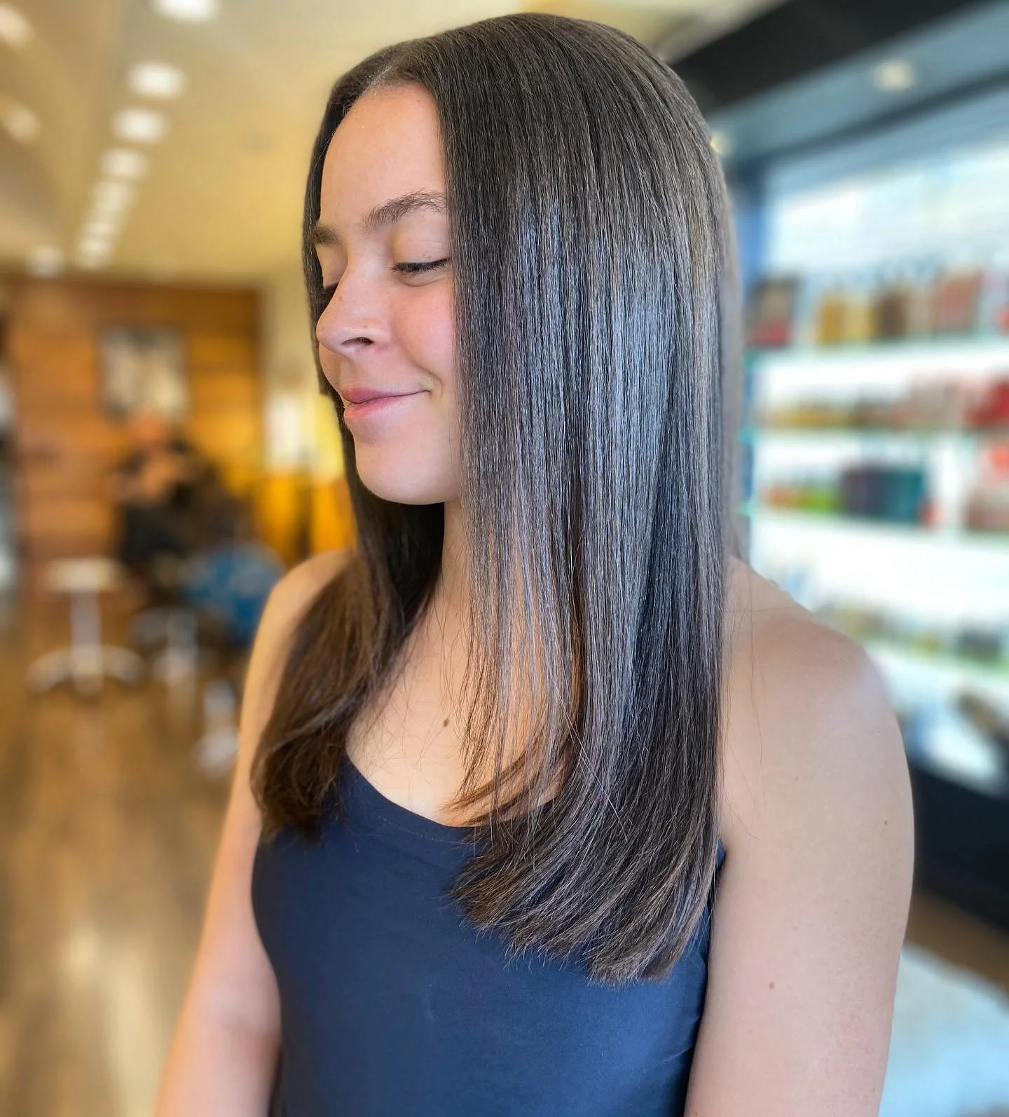 Beautiful face framing and blowout by @hairby.ashleyn @betrusalon 
Book your appointment for your new spring look
#bethesdahair #betrusalon #hairstylist #bethesdahairsalon #blowouts