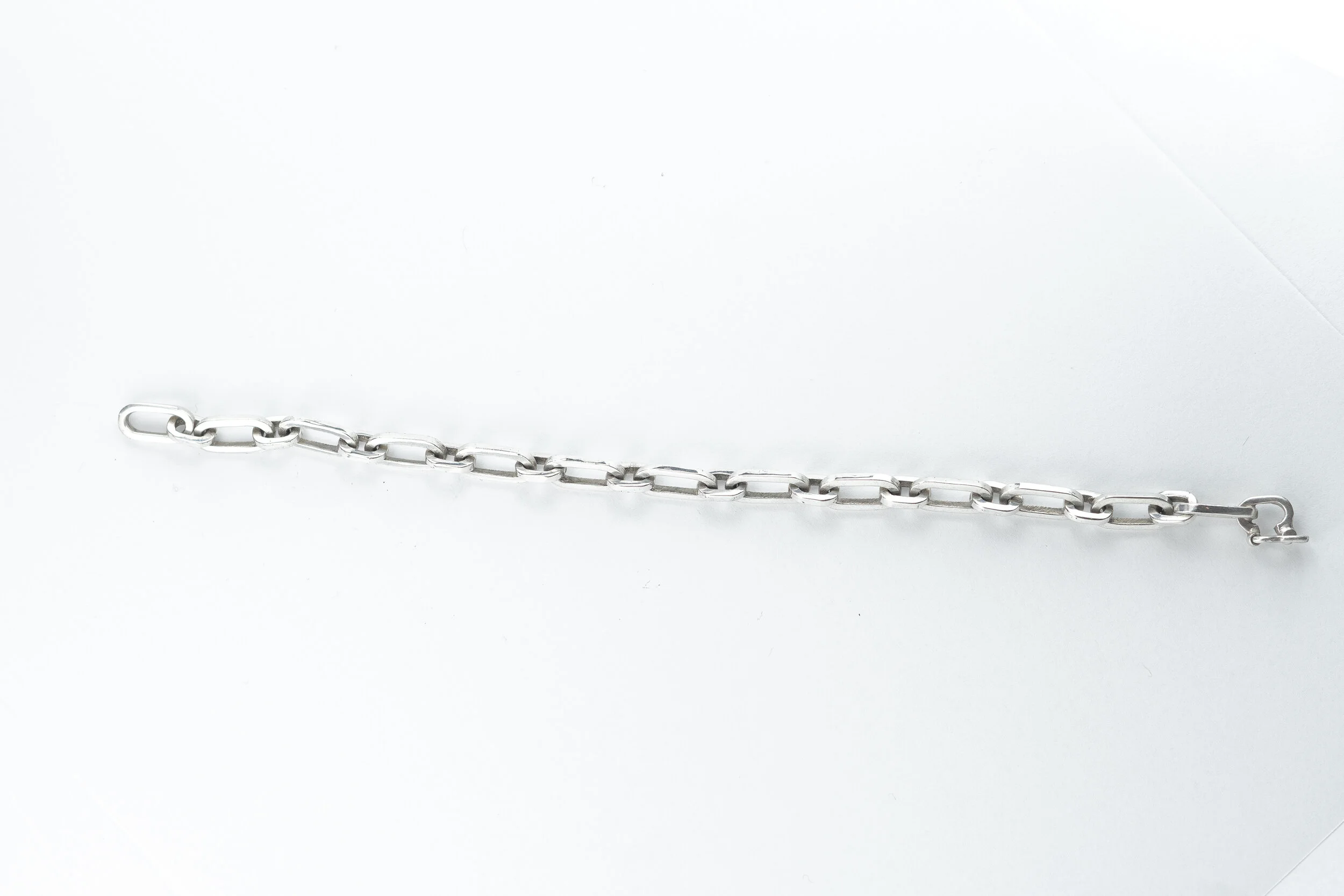 B01CE2E8-620B-4BBF-8D5C-9686E3CD15B6