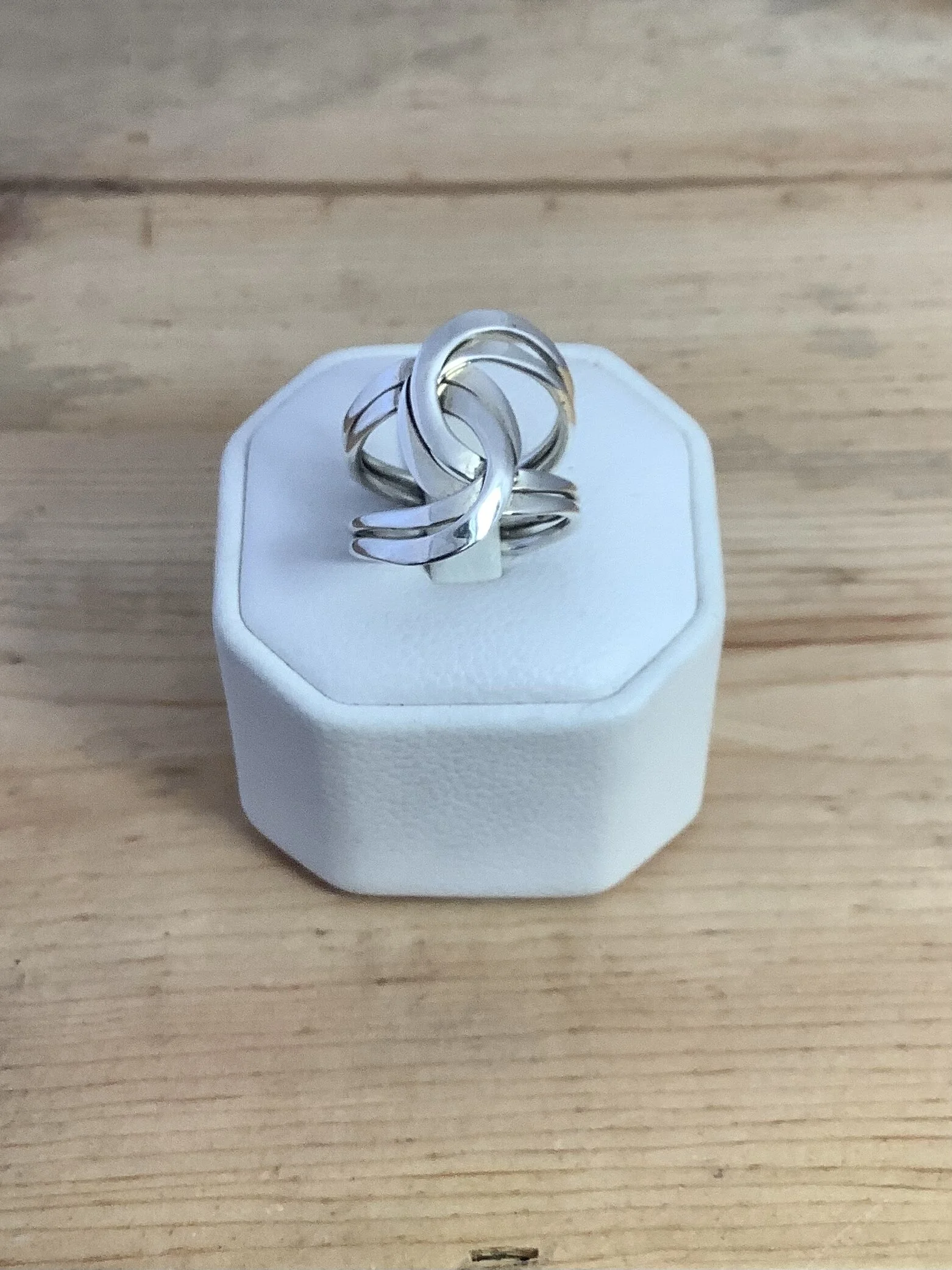 CABD1292-B456-4AFF-8863-6559C56966C5