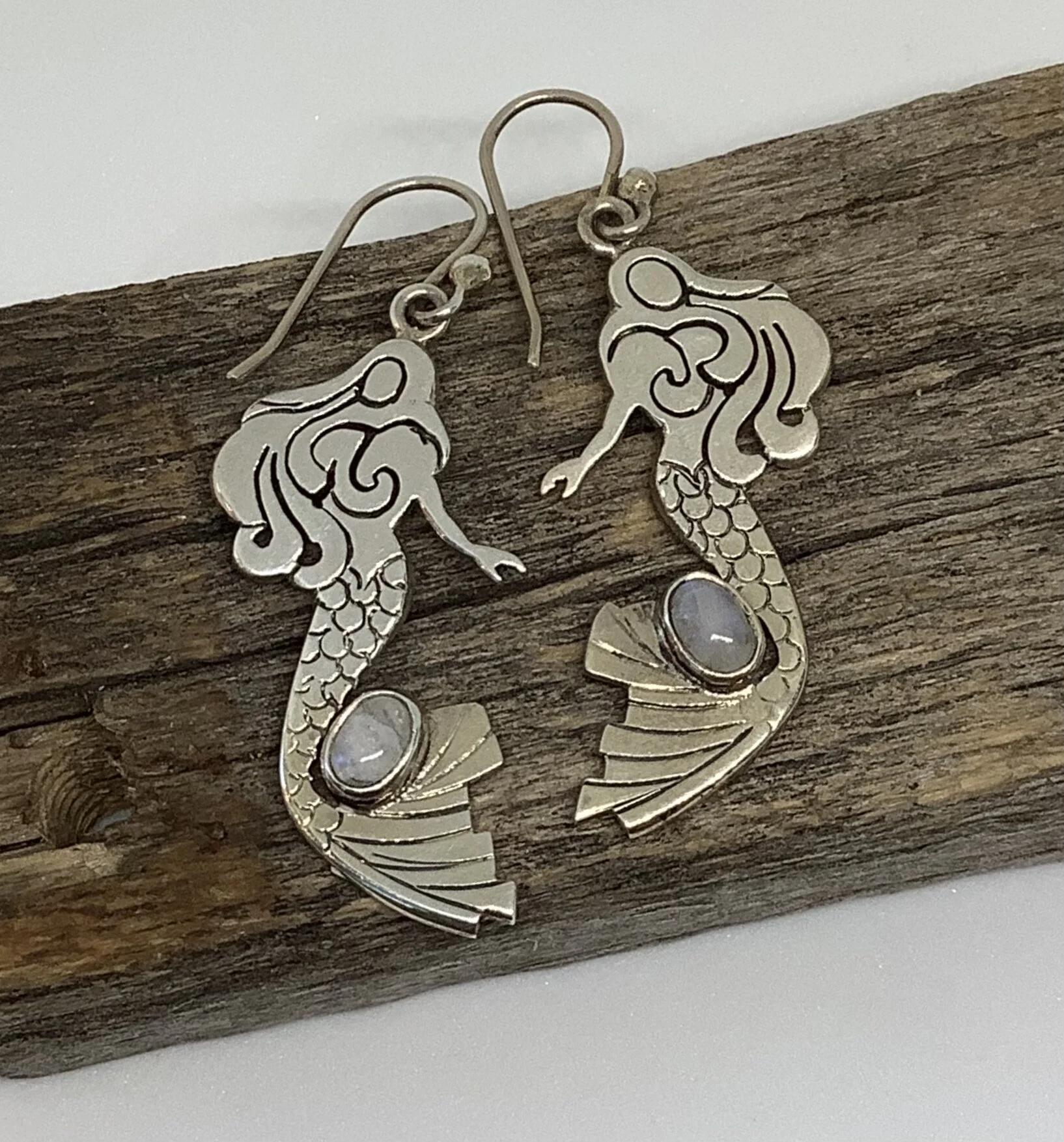 9B305B78-6C90-4B1B-8947-6A35CF7AB551