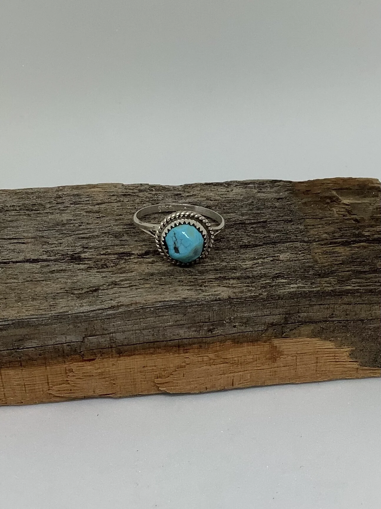 B40AE7B8-30E6-4AE9-AD5C-951E131F0A35