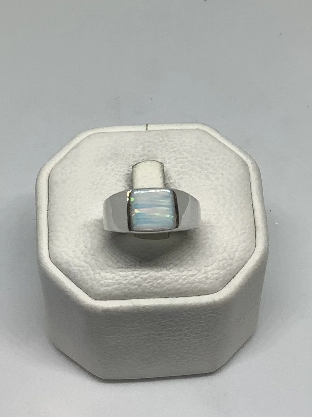 B85CC9B2-690D-4D2A-B51C-8EC438999356