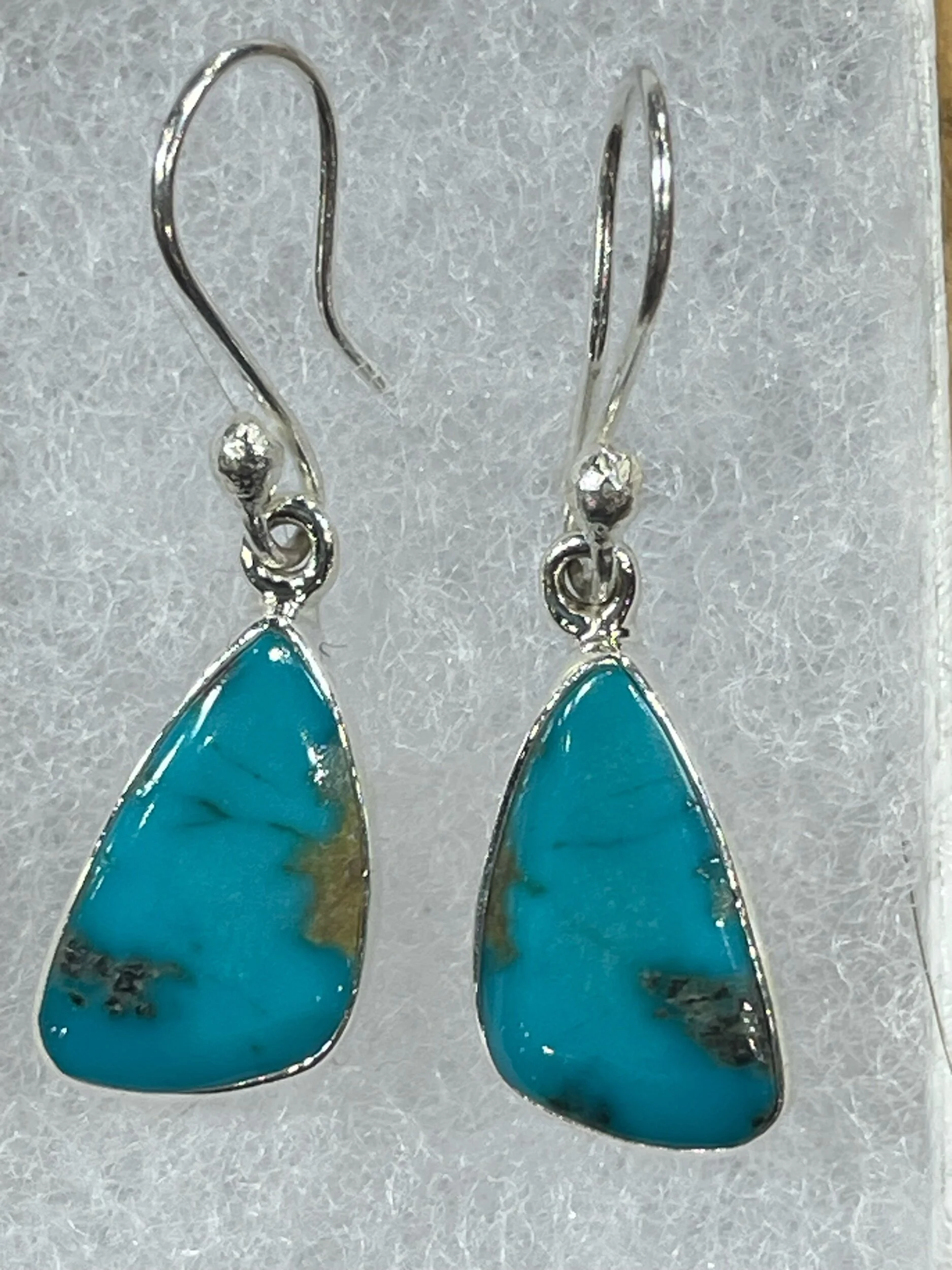 AB795F9A-0F83-4CE6-9022-3D2250335113