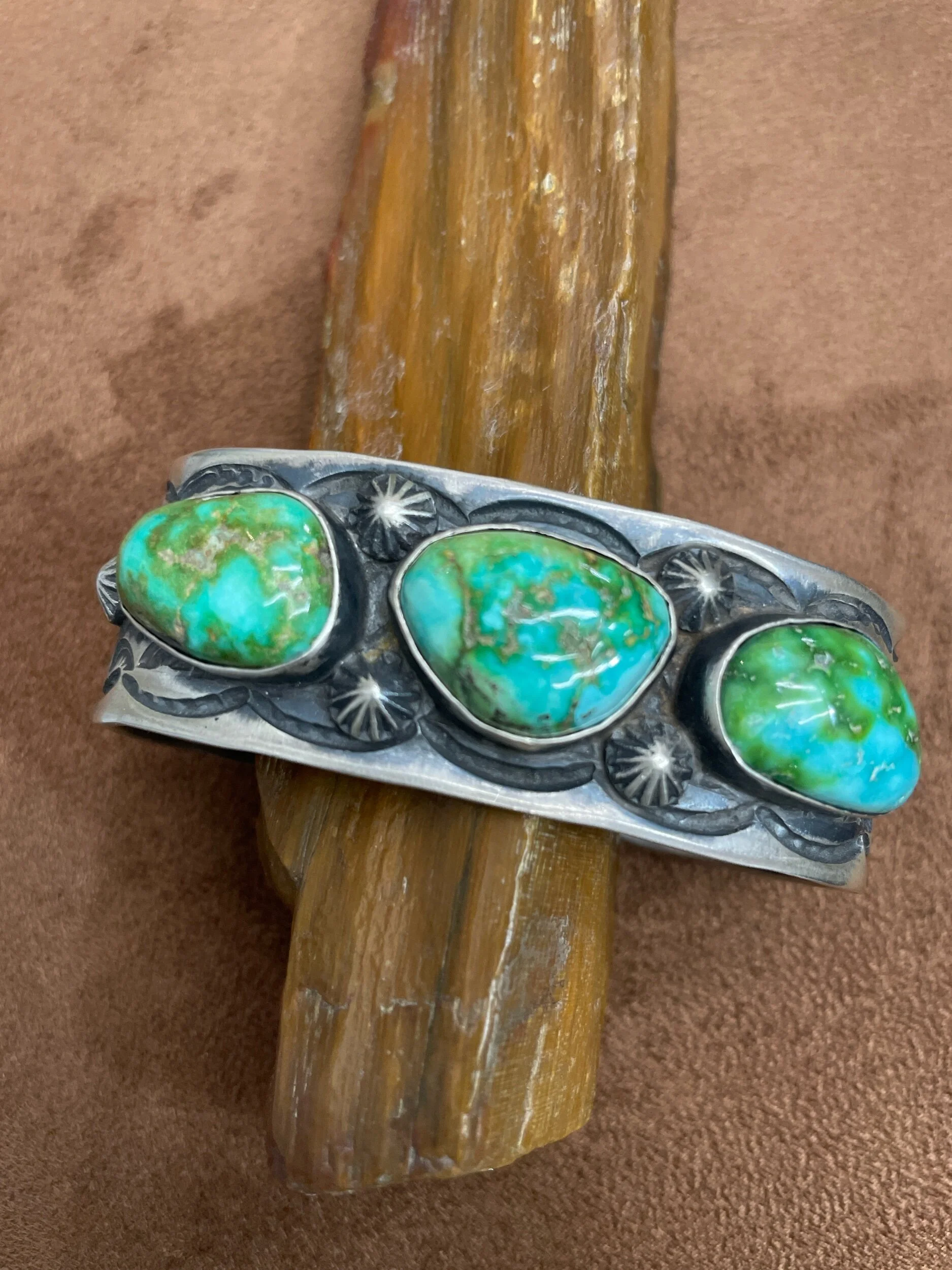 B5BC9E8E-5038-4340-8288-CDB5BEAC85CC