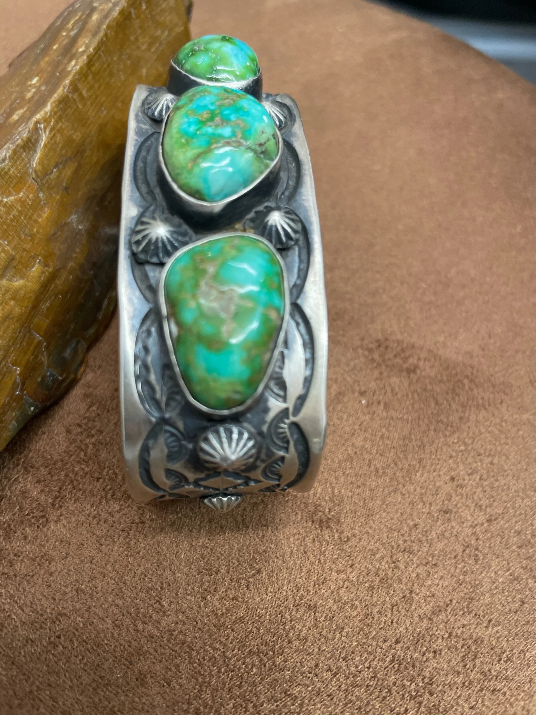 2B8E1FC4-37E7-4C80-A9F0-479FF7E6F774