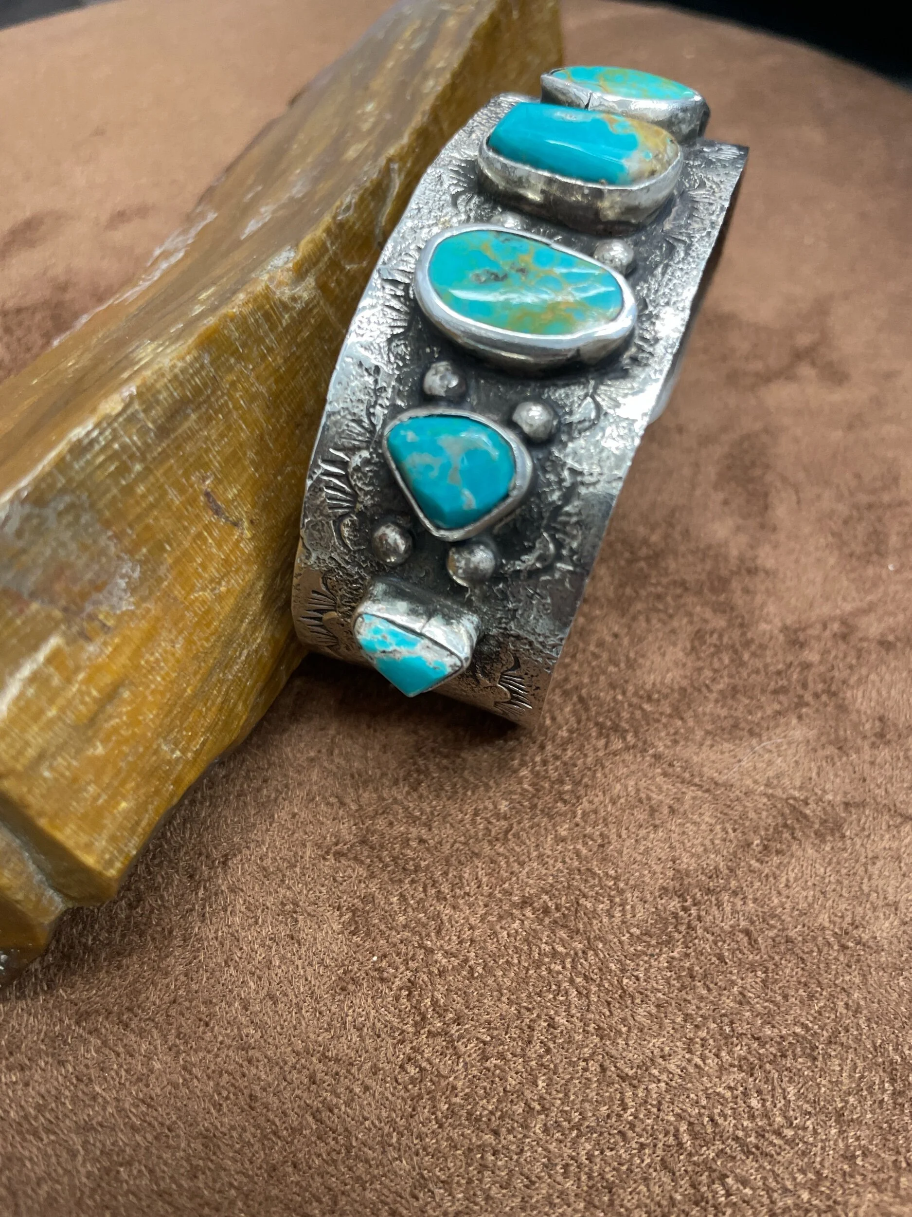 2C5E3B90-25E6-476A-927F-5F59872A2DC6