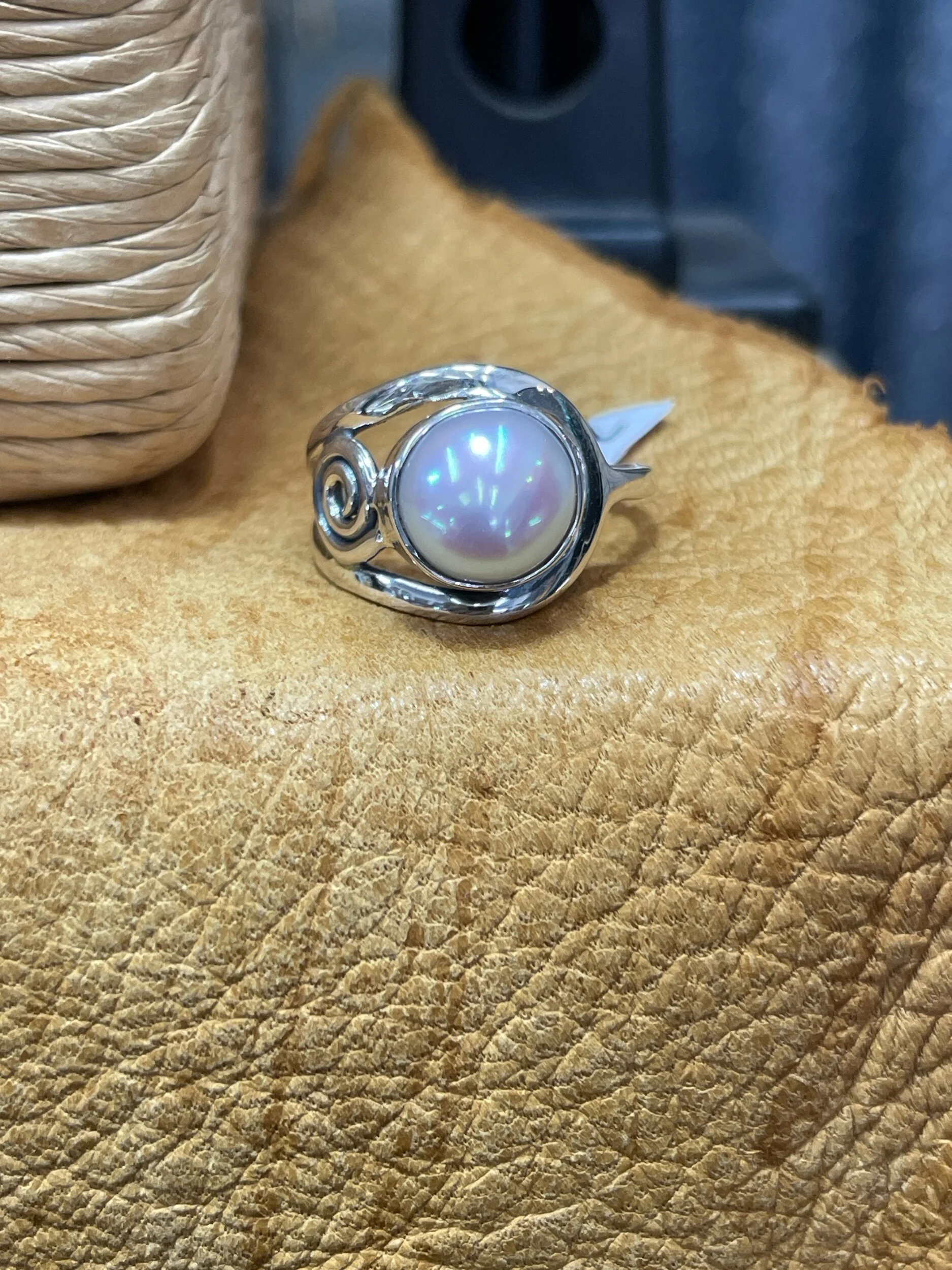 412998B2-CB0F-425F-8E1B-B3440FA6E968