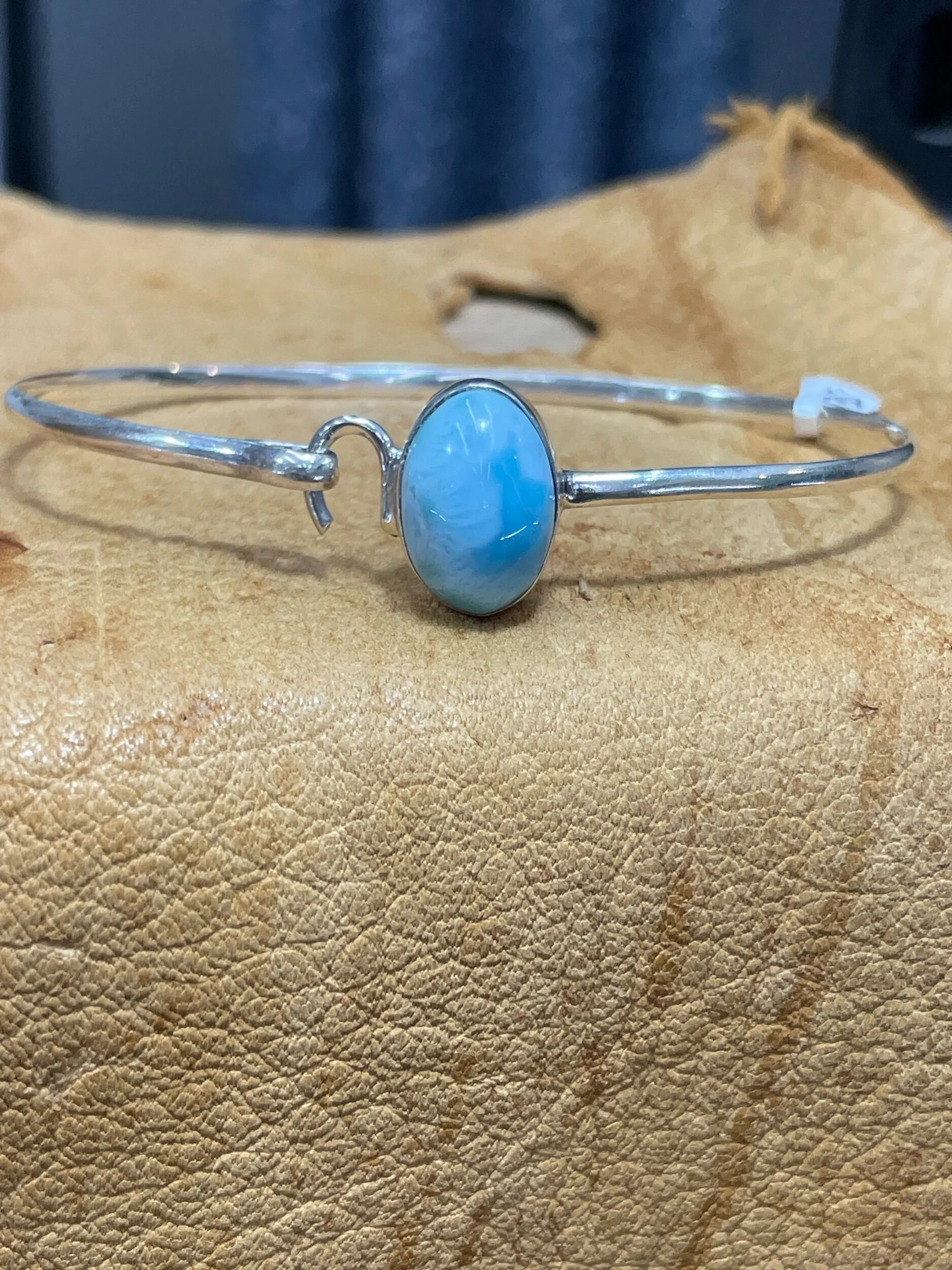 DC2B98D8-0341-4075-8279-EF757CD56798