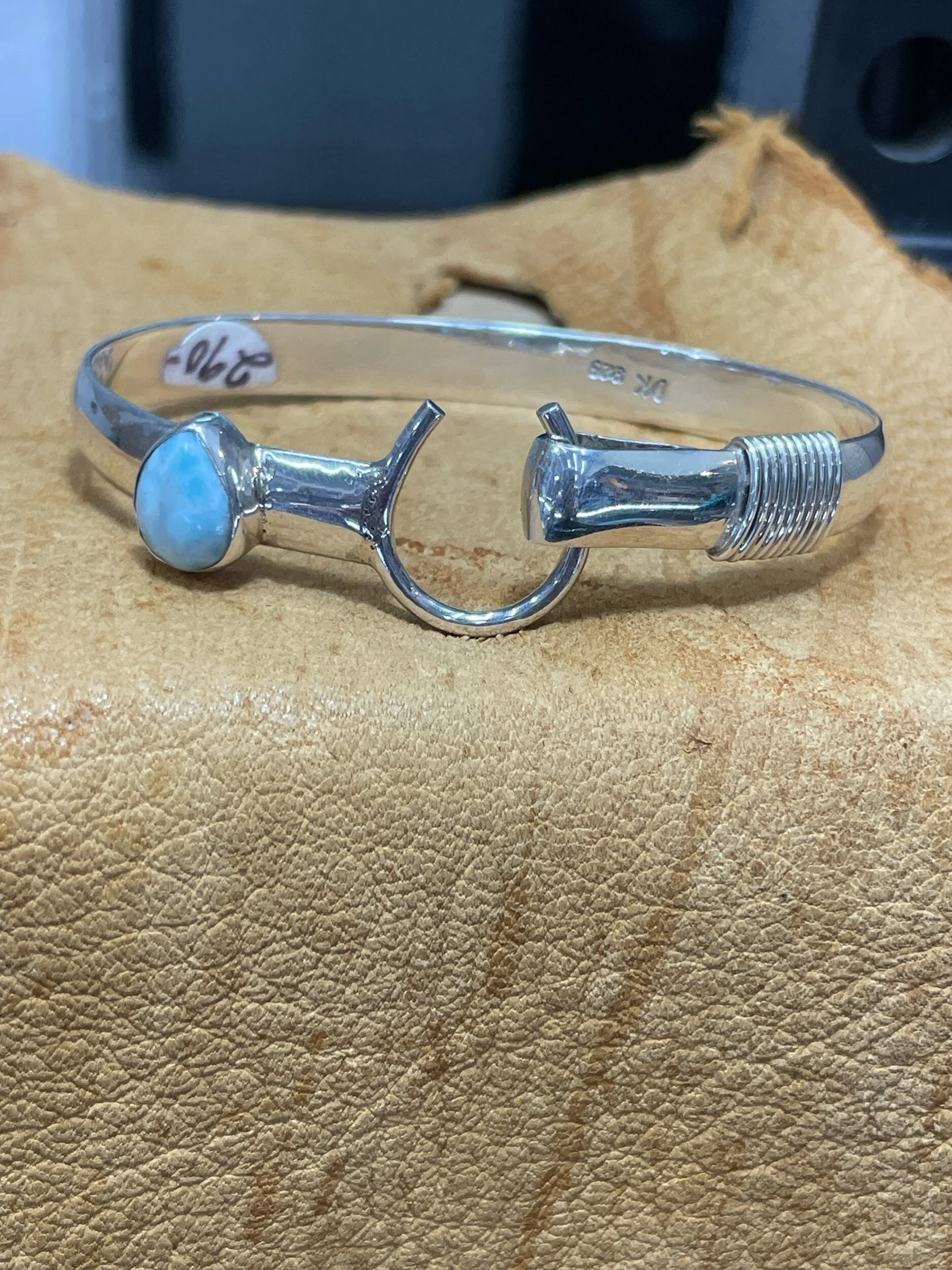 19958626-1E62-4802-B2BA-6675225CFE3A