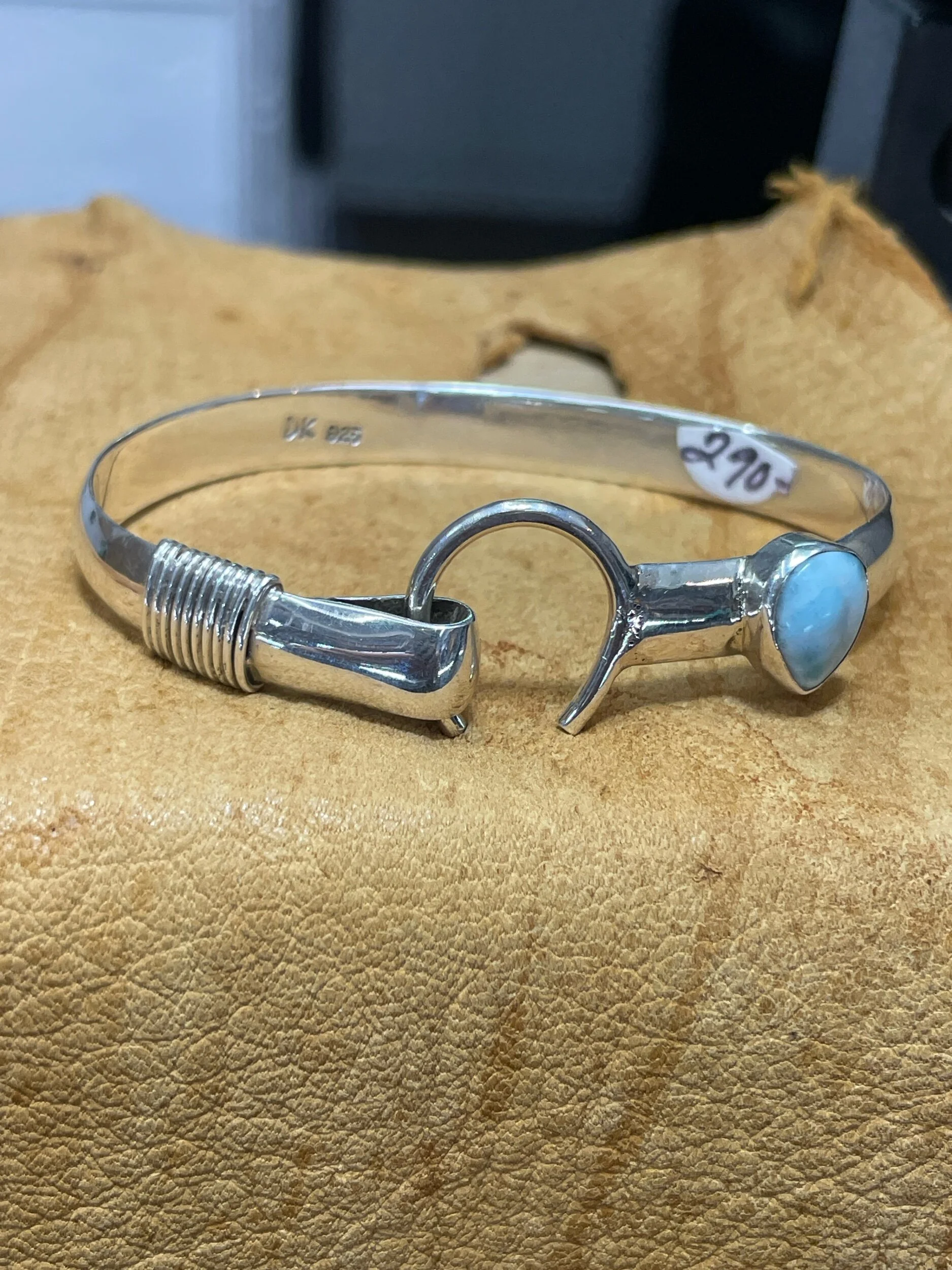 4135EA29-E013-493C-B2E5-F0FF345291F9