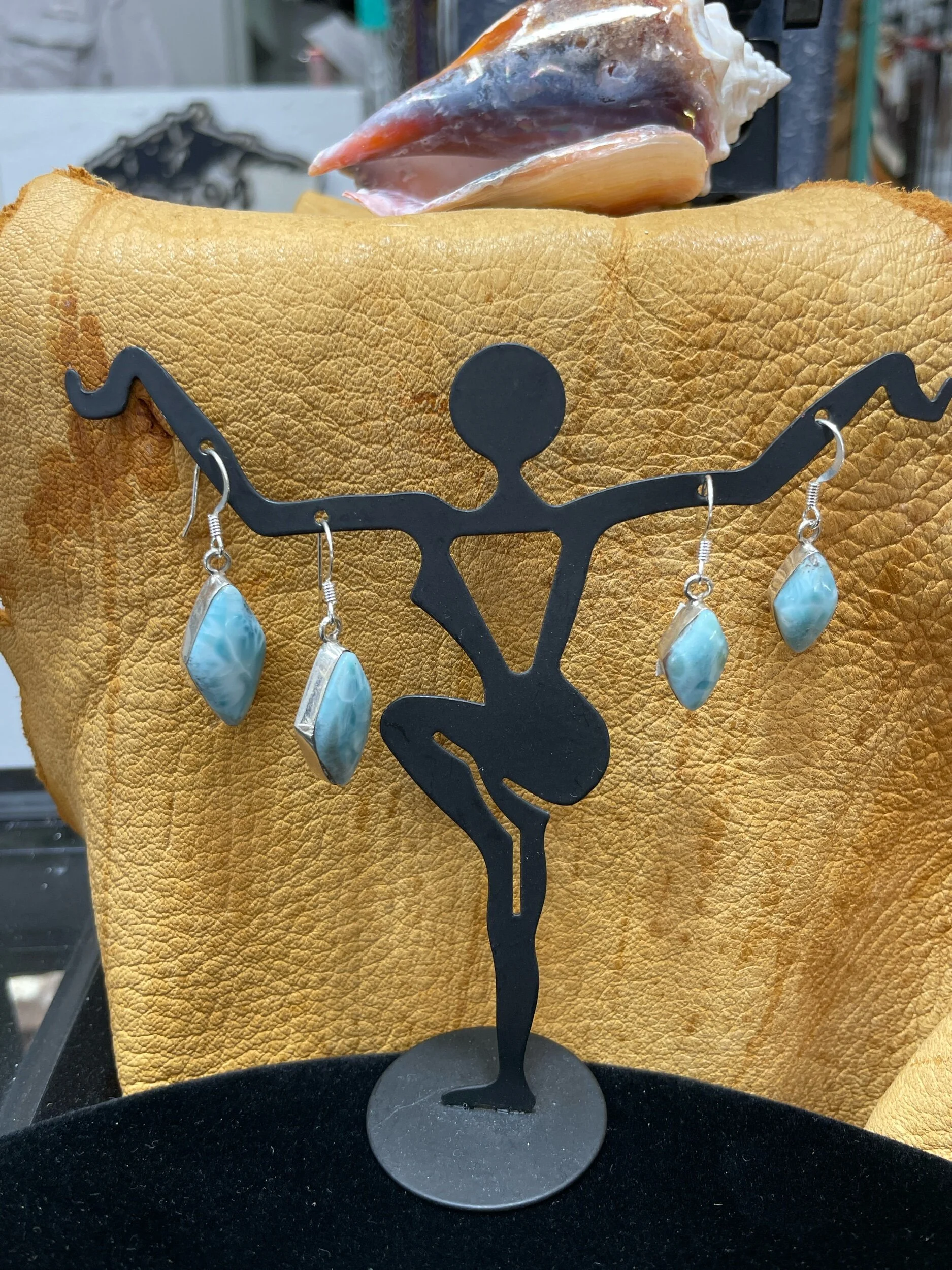 E9C534A3-5273-4B77-B094-821C2C634410