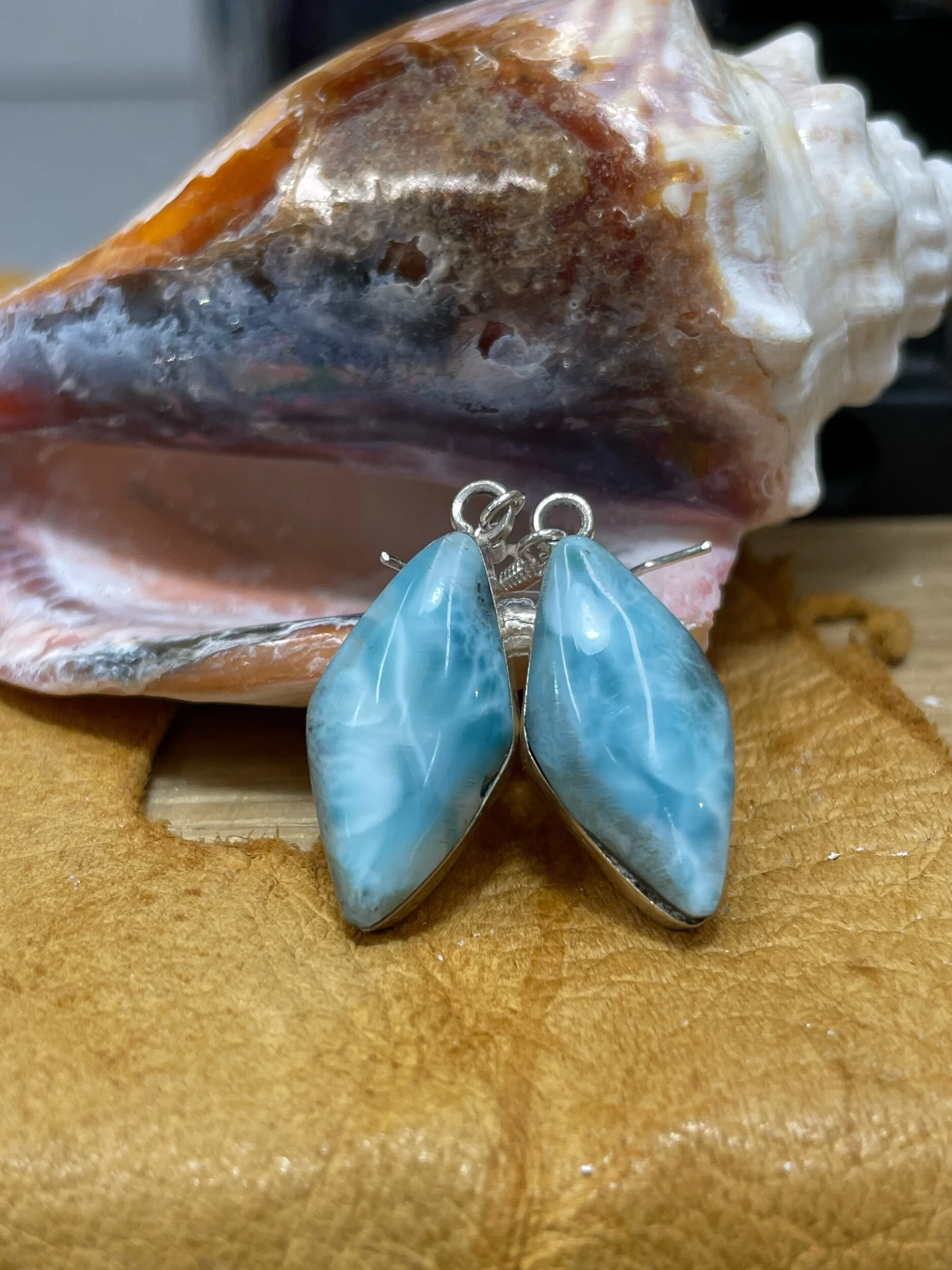 E87FE567-B00A-4C16-967A-83069178BE80