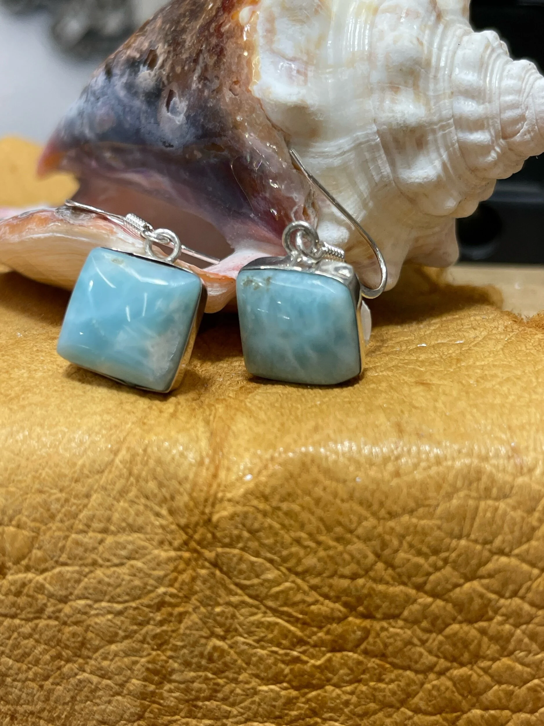 71FC65B8-1357-4573-B3D0-50B4CE0780E9