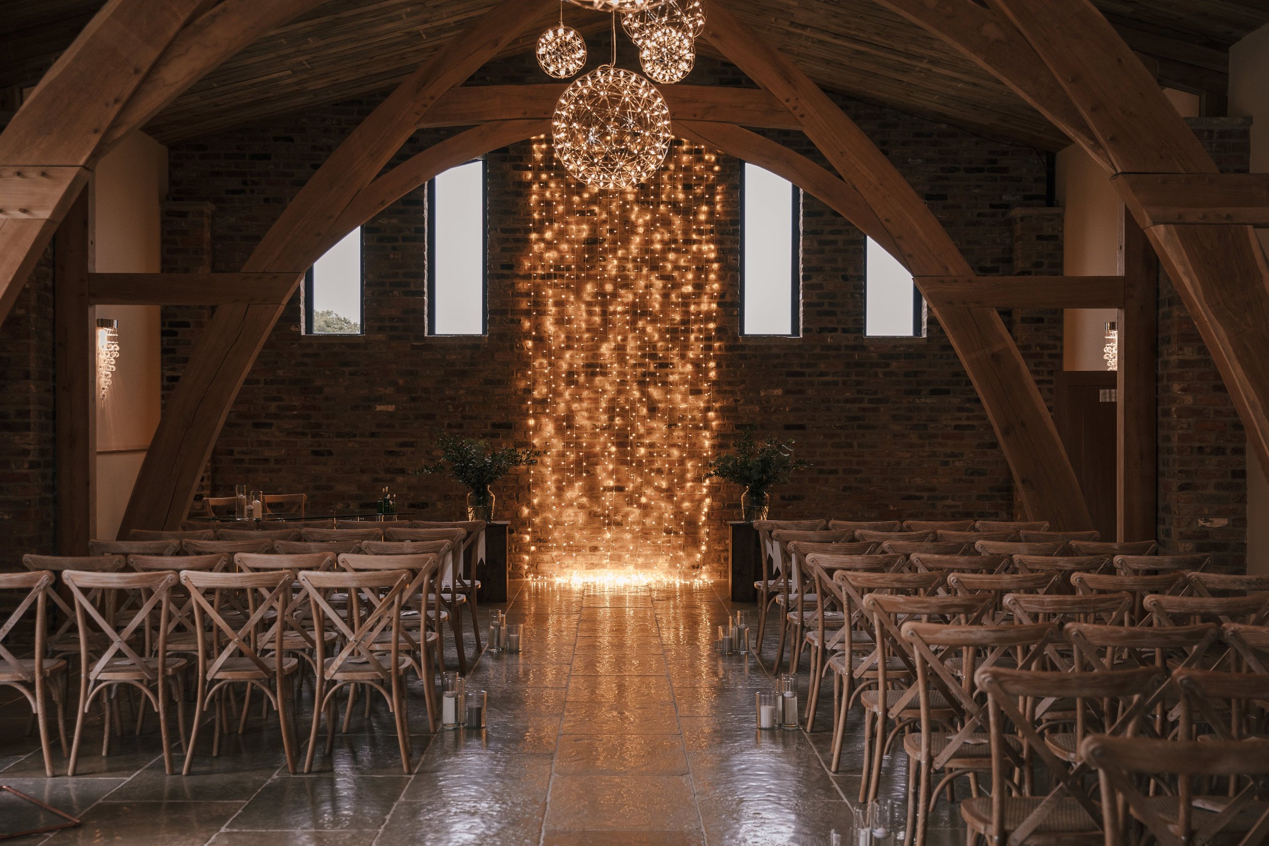 Wedding Barn, Chloe Jif, Photo Jules Barron.jpeg