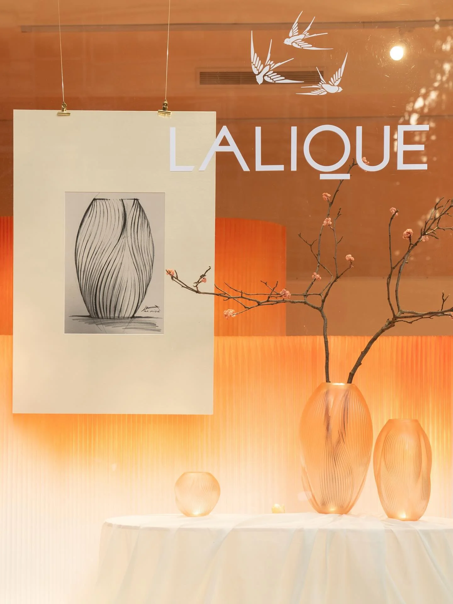 Step inside Paris Design Week with Lalique .. until 18 September 15 rue du Louvre 

&amp; wider creative installations from established design houses to emerging talents across the City as @parisdesignweek celebrates its 15th edition 

@lalique #spri
