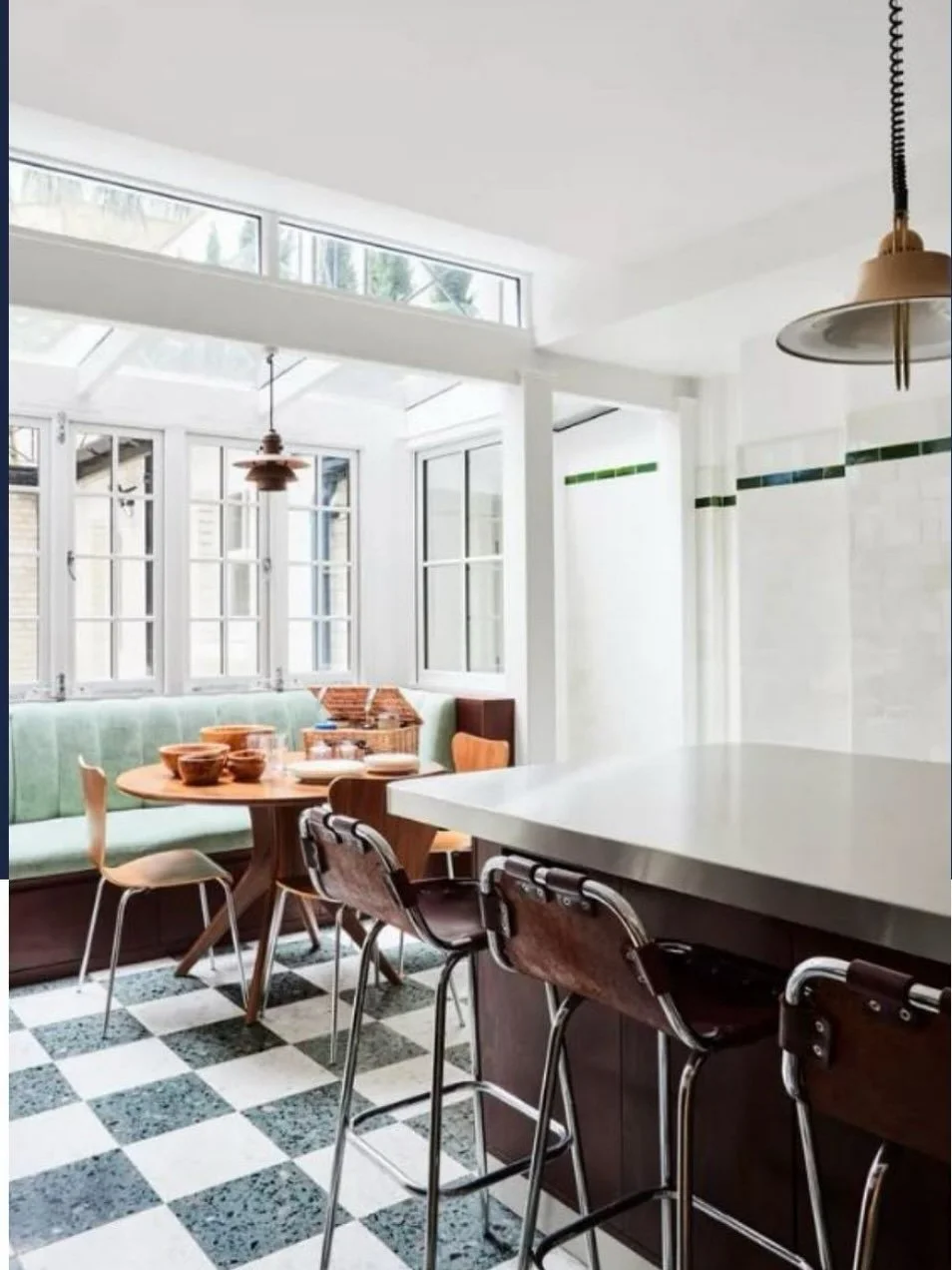 A rare 1912 Edwardian Manse in London transformed with bespoke joinery in rich restrained detail by @james_wellesley_joinery for @bergmandesignhouse as seen in @archdigest 

Vintage and antique sits side by side with British made bespoke marble clad 