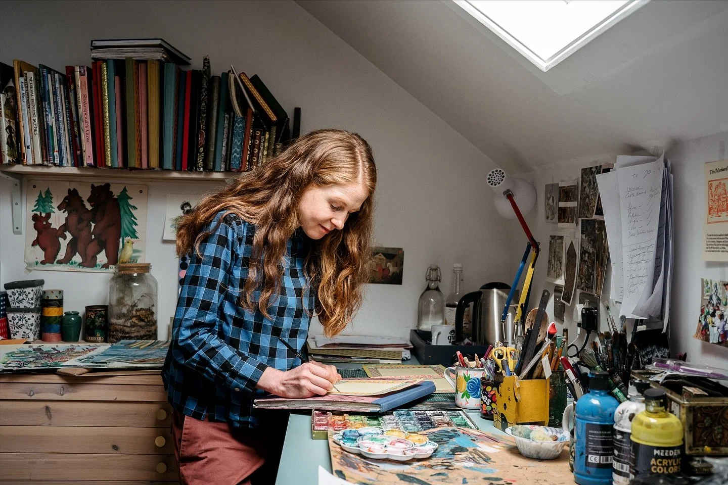 It took artist Emily Sutton over four months to plan, sketch and create the final artworks for her first @nationalportraitgallery advent calendar from her studio in York.. available now online and instore. A bespoke commission which is also translate