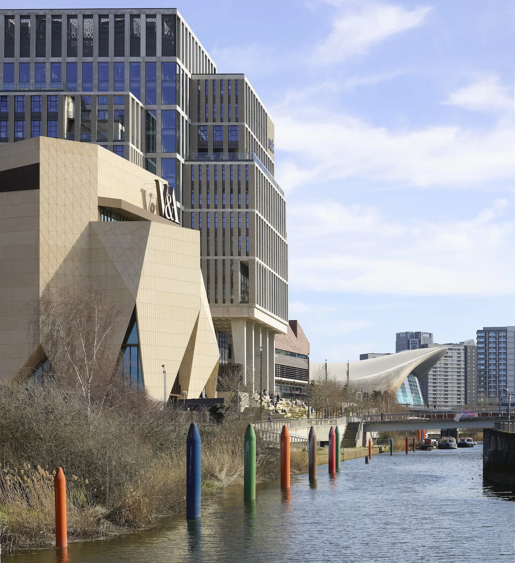 V&amp;A East opens its doors 