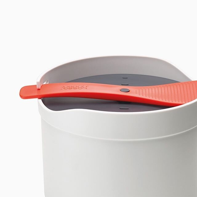 Lovely design of this rice cooker by @youmeusdesign for @josephjosephofficial .⁠⠀
#productdesign #designinspiration #industrialdesign #id #design #designdetails #details #cmf #colour #functional #minimal #cookware