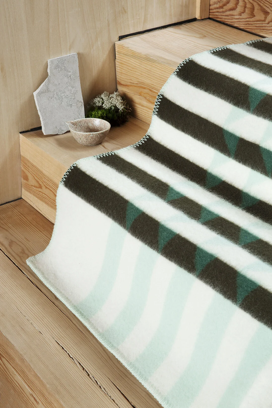 kvam_blanket_by_kristine_five_melvaer_for_roros_tweed_photo_by_inger_marie_grini_04.jpg