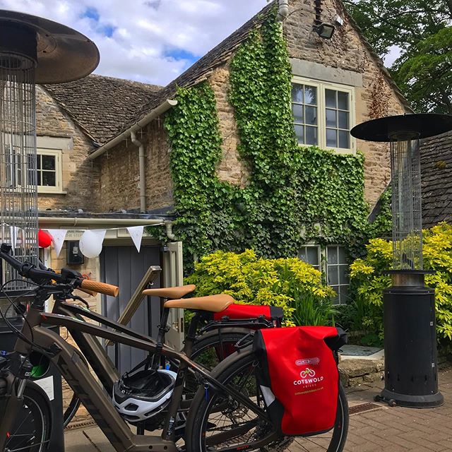 The perfect pit stop @villagepub_barnsley @barnsley_house -
-
-
-
-
-
-
-
#thecotswolds #pub #countryside #ebike #cycling #cyclinglife #visitbritain #scottbikes #localbusiness #local #bike