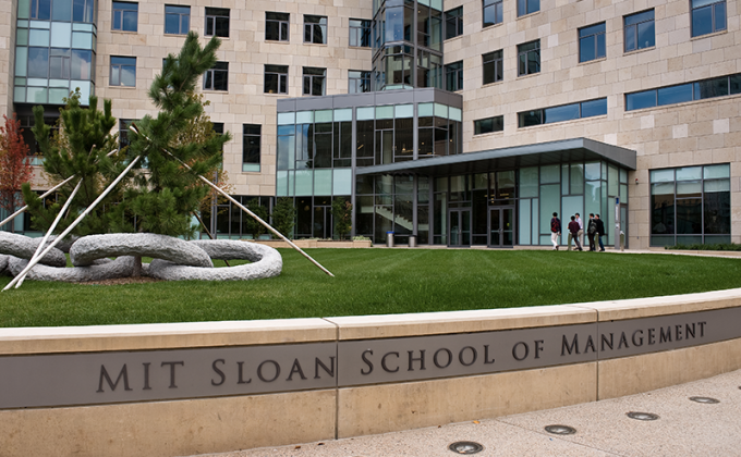 Professor Karen Zheng thinks that students at all levels need engaging methods to grasp, learn and fathom a fundamental management topic.