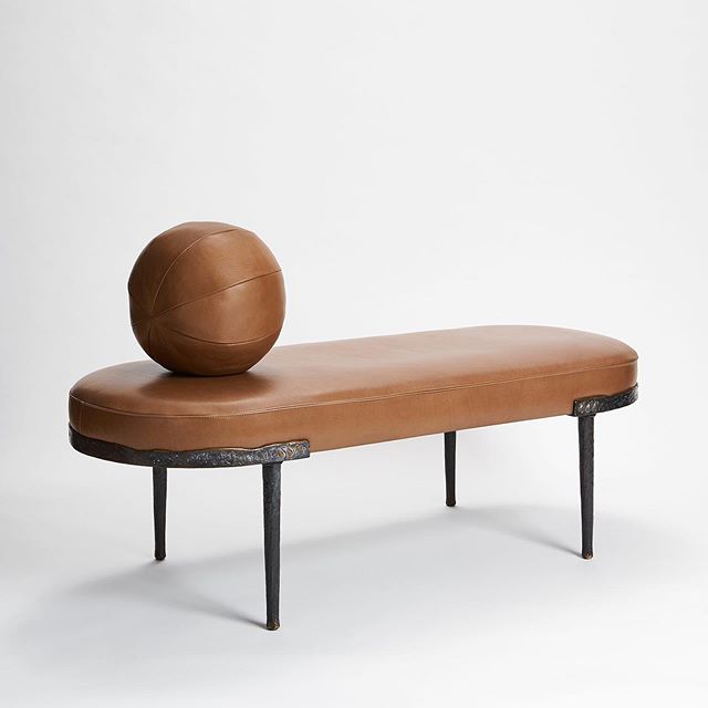 Announcing our newest addition to the Antu Made collection - The Lusio Bench

Beautifully sculpted and hand-casted in luxurious bronze, the Lusio bench takes a contemporary approach on traditional materials, adding timeless sophistication to its dist