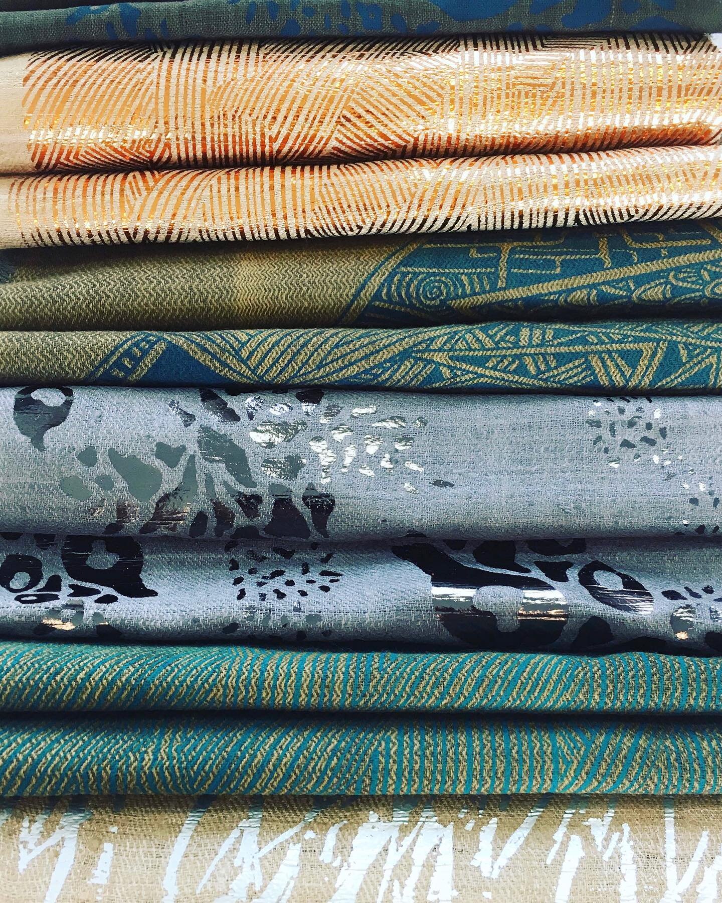 Next up in our updates from our freelancers: @kulutextiles ! 

Kulu Textiles have been busy working with a fair trade weavers cooperative, creating mixed media samples made from handspun, natural dyed eri silk. 

Kulus exciting collection offers scre