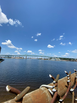  El 23 de julio, los embajadores de Trustees Waterfront hicieron un recorrido por East Boston para aprender sobre la justicia medioambiental y cómo la organización NOAH luchó por salvar los espacios verdes del barrio de East Boston. -Jeffrey 