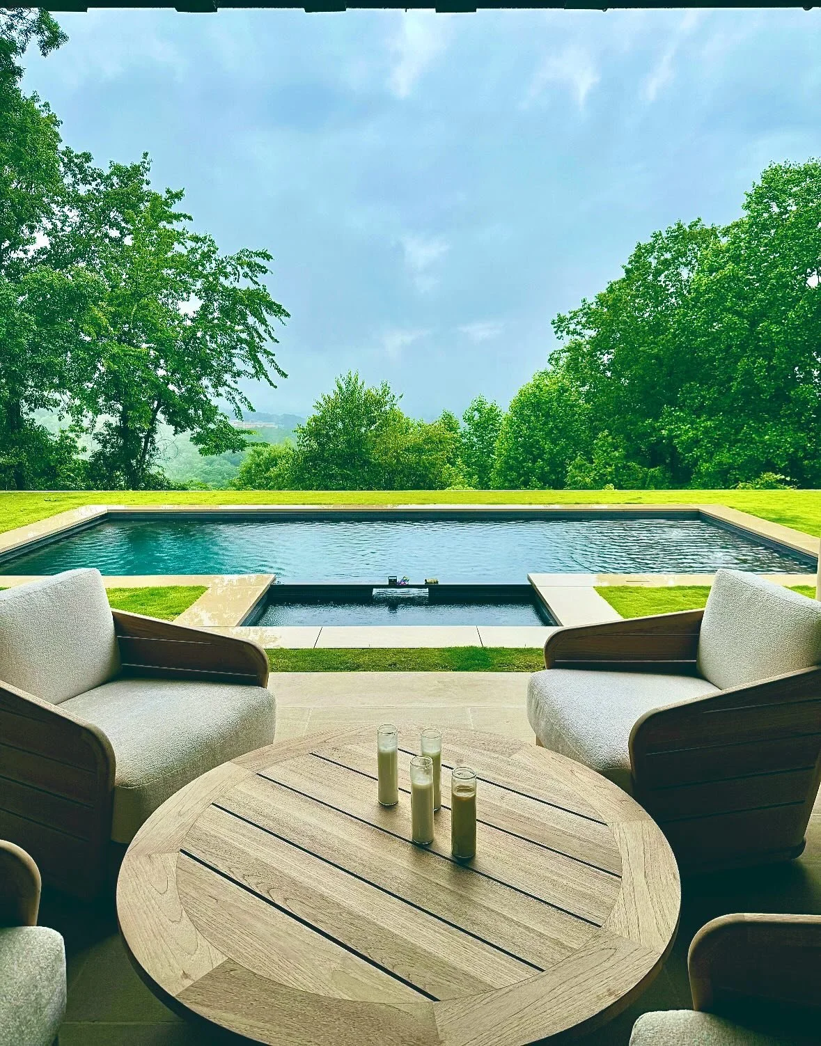 Red, white, &amp; blue with some poolside views❤️🤍💙 Happy 4th everyone! 🇺🇸