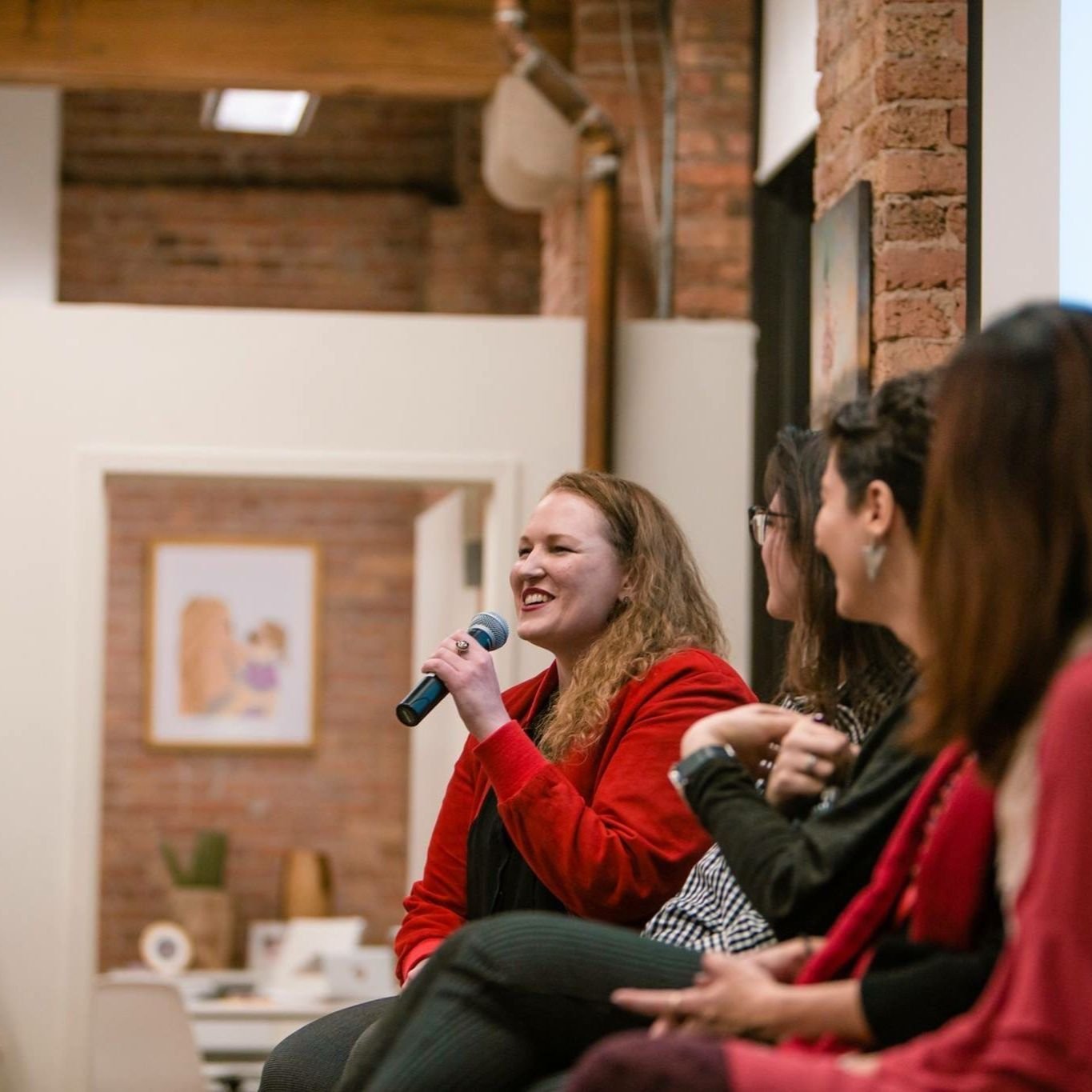Did you miss Lauren's panel last time? Are you still freaking out about how your social media is going to change your business this year?

Thanks to the City of Chicago, Lauren will be hosting a webinar to discuss creating a social media strategy tha
