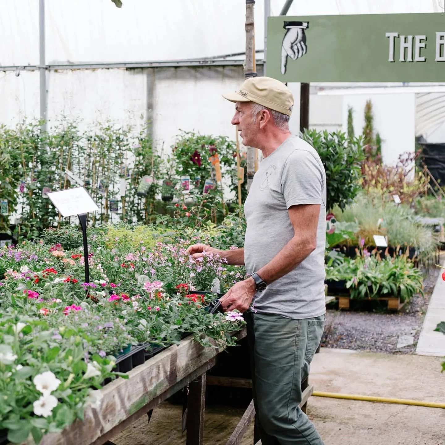 One from the archives, shot by the super talented @ellenrichardsonphoto . Throwing it back to the old Hassocks home of @1gardensage . Pointy hand helpfully locating a gardener.  If you need one just DM me!!!